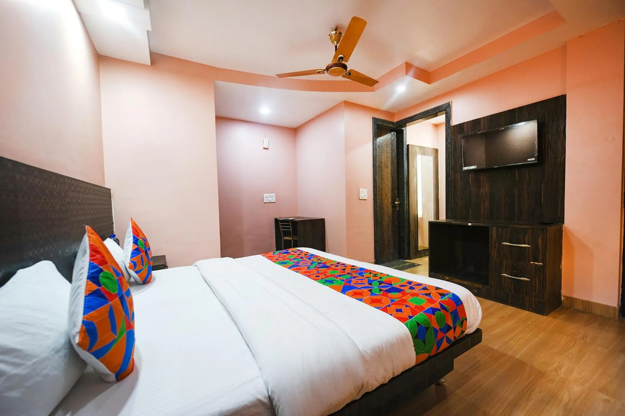 Bed in Via Moon Light Near Yashobhoomi Convention Centre