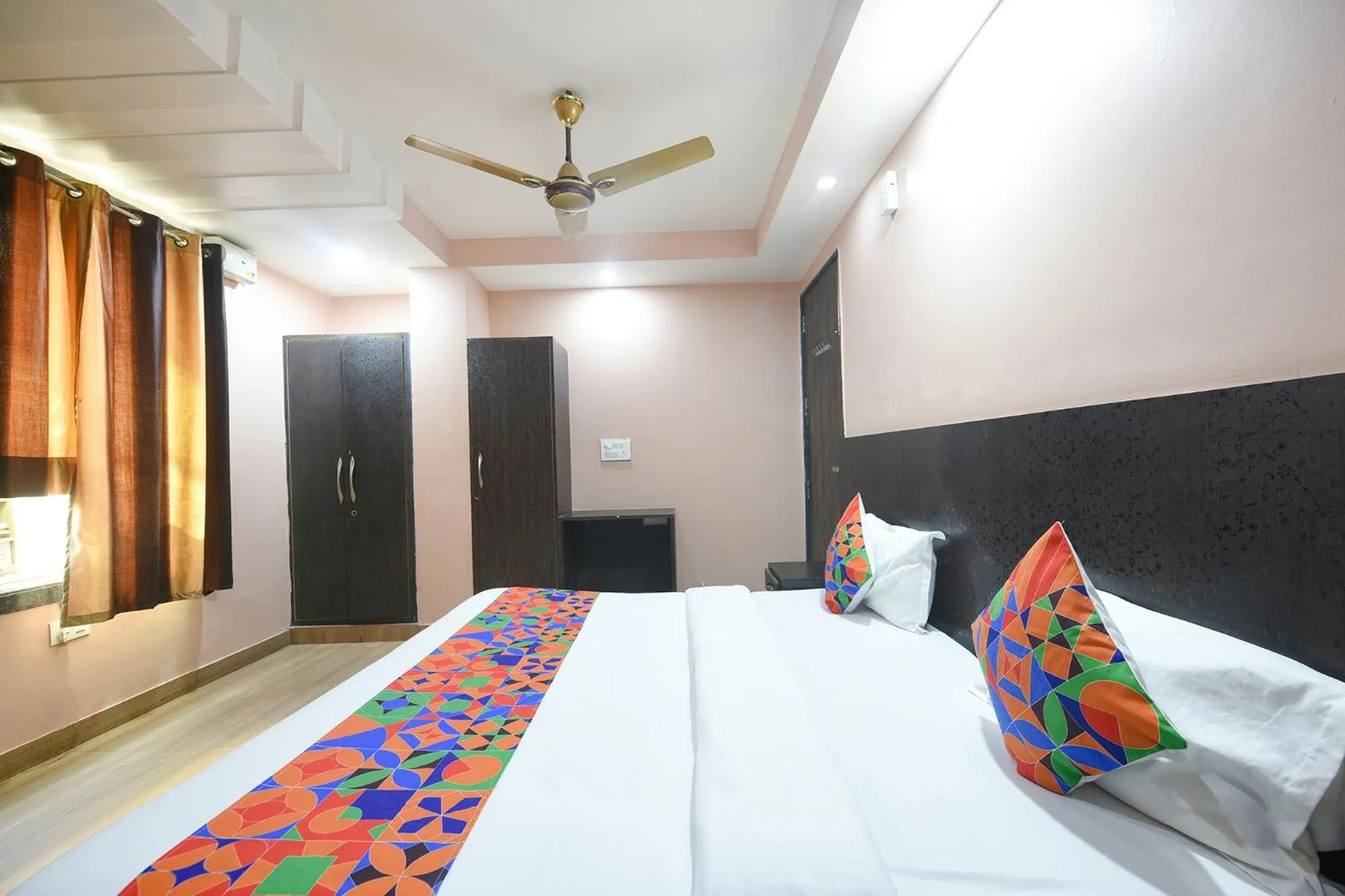 Bed in Via Moon Light Near Yashobhoomi Convention Centre