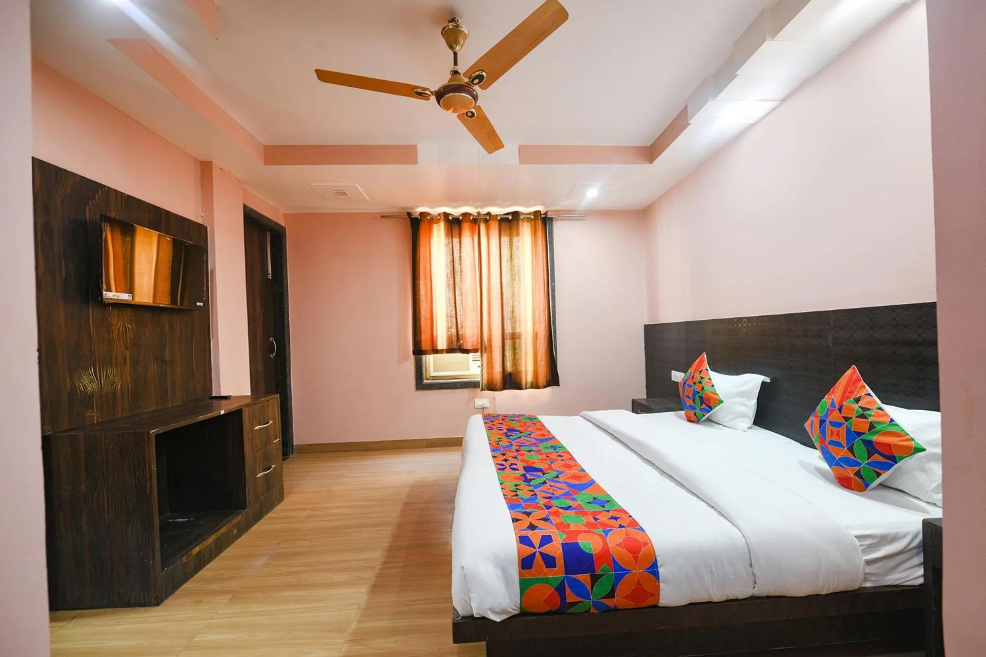 Bed in Via Moon Light Near Yashobhoomi Convention Centre