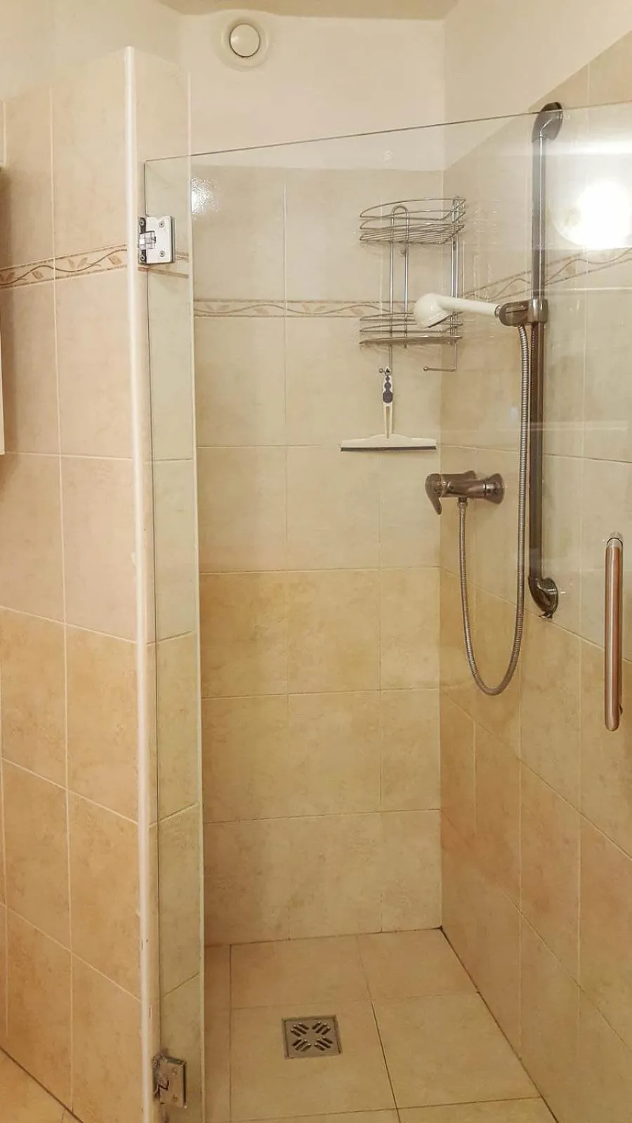 Shower in Ferienwohnungen Koflerhof