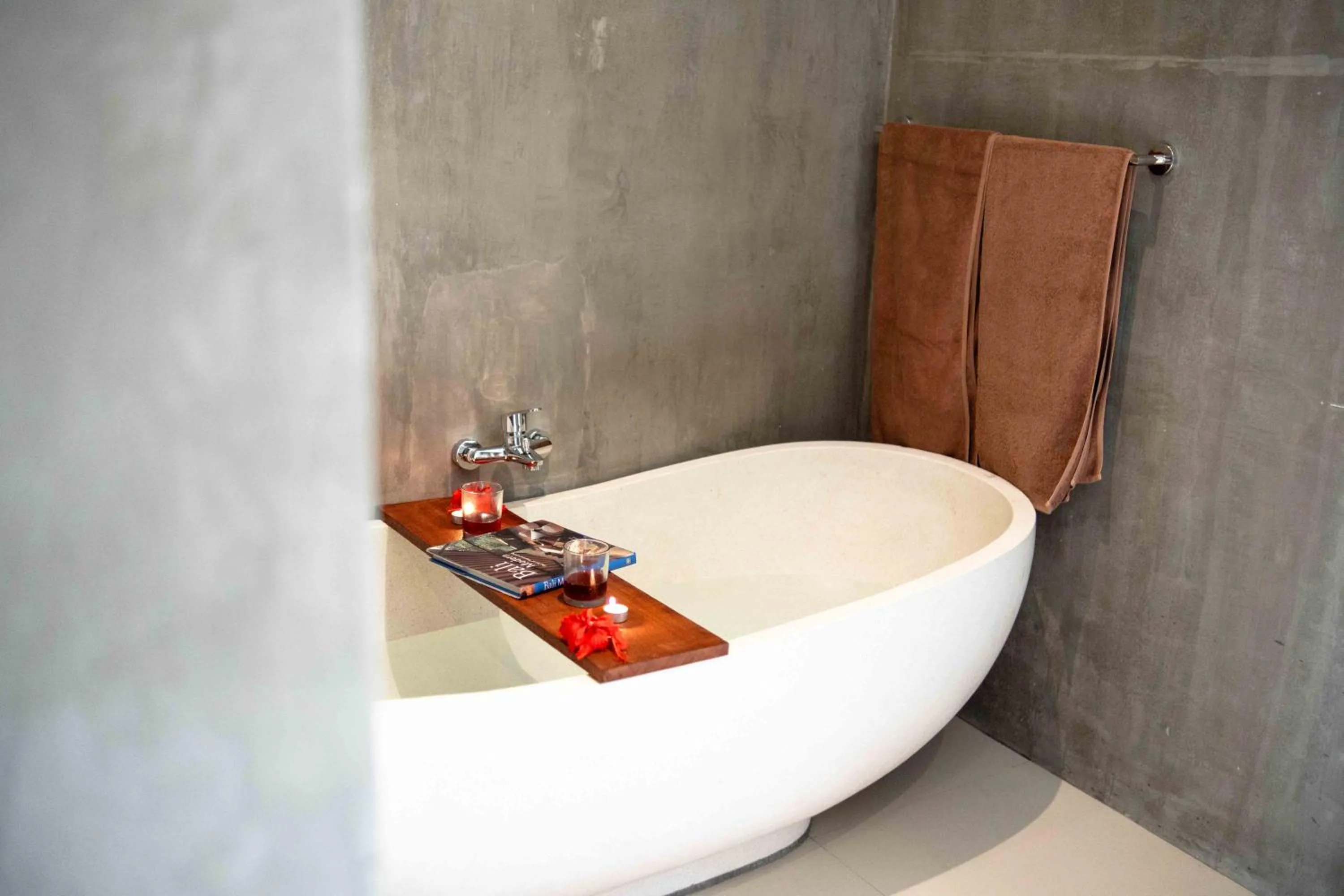 Bath in Suarsena Bisma Ubud