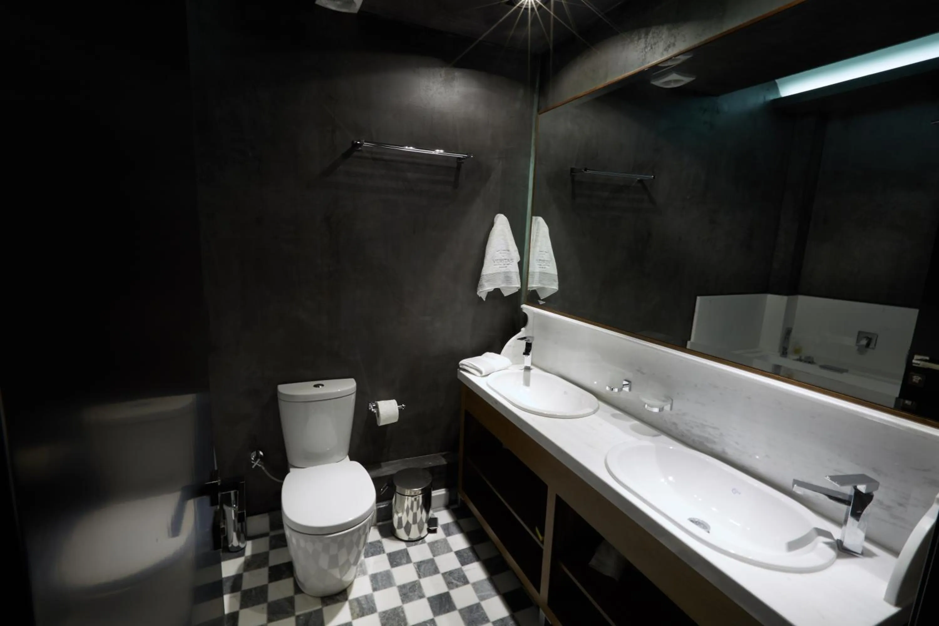Toilet in Veritas Boutique Art Hotel