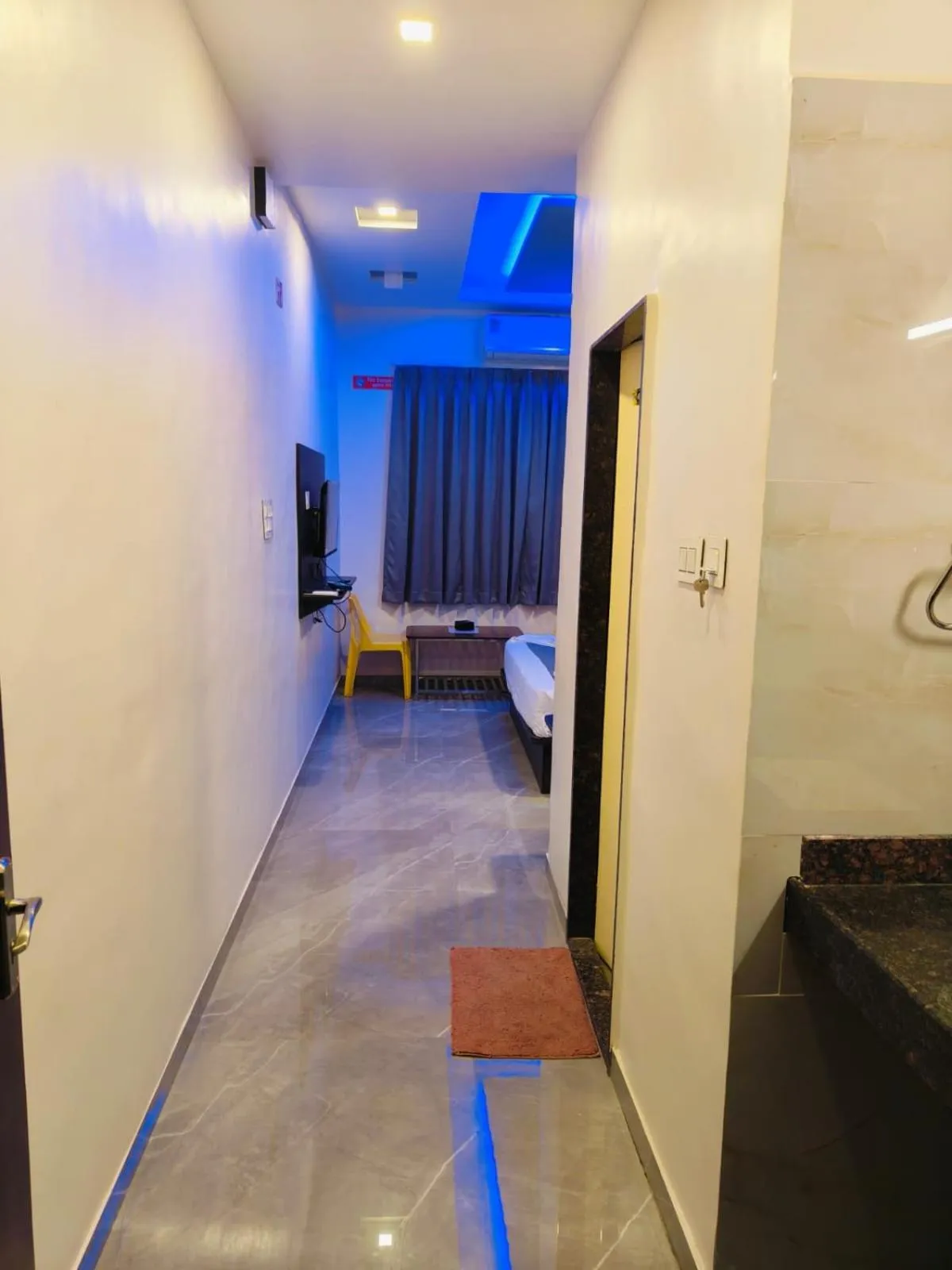 Facade/entrance in Hotel President Palace, Akkalkot