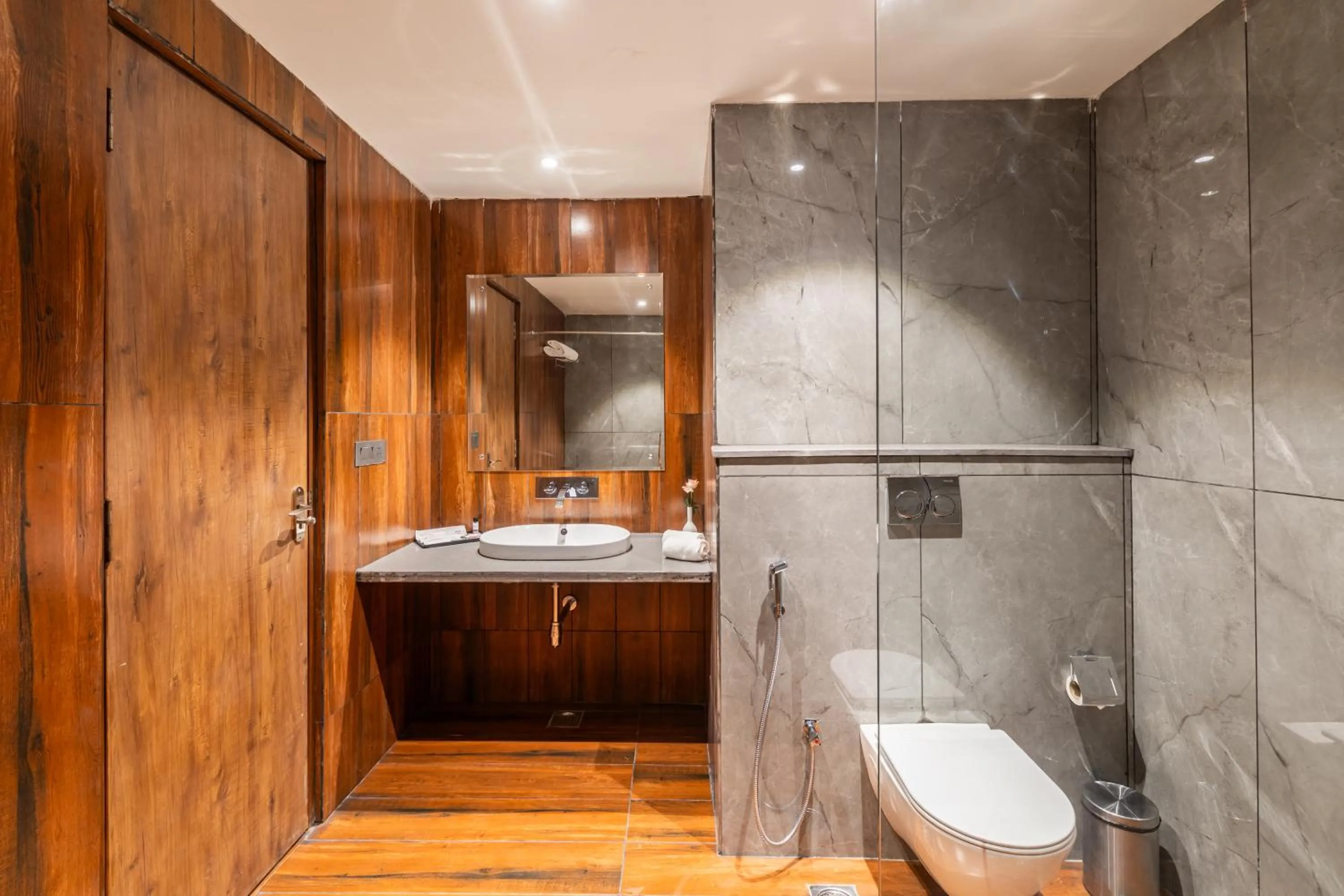 Bathroom in Clarks Inn Suites Jaipur