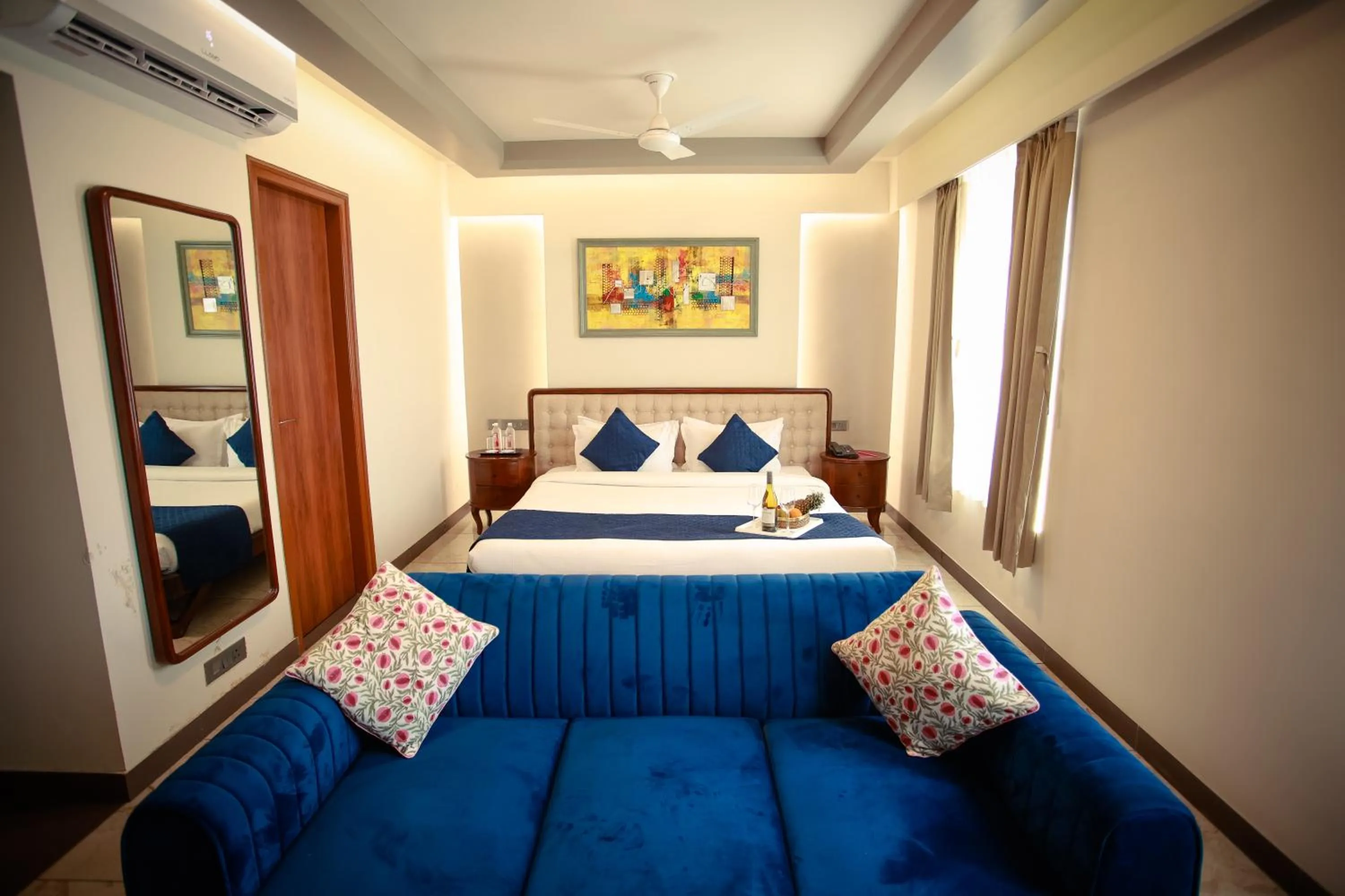 Bedroom, Bed in Clarks Inn Suites Jaipur