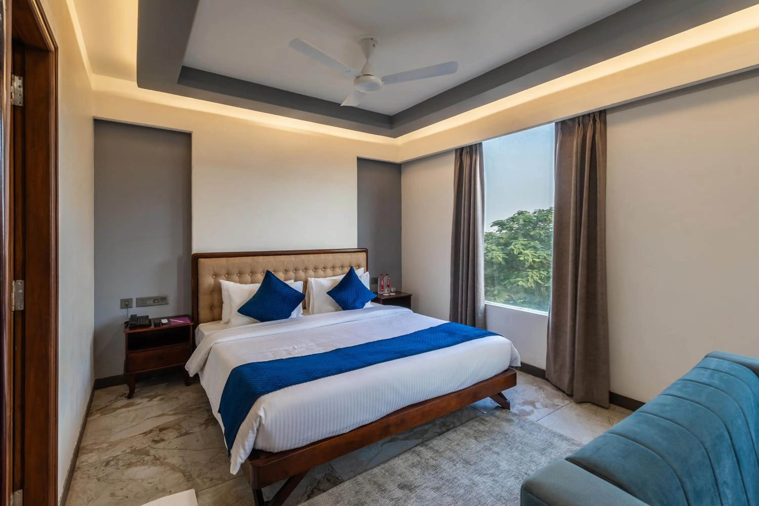 Bedroom, Bed in Clarks Inn Suites Jaipur