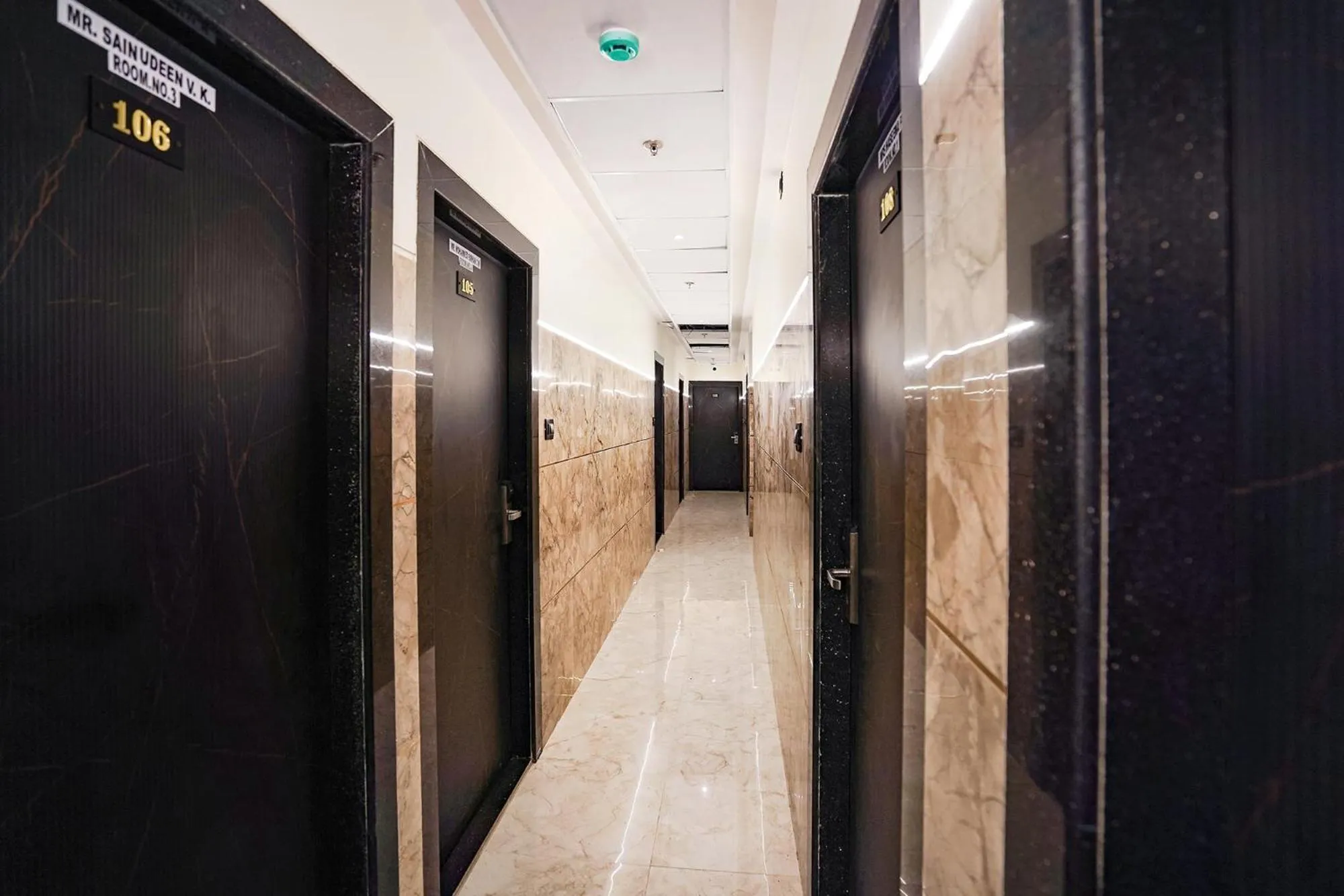 Lobby or reception in FabHotel Well Back