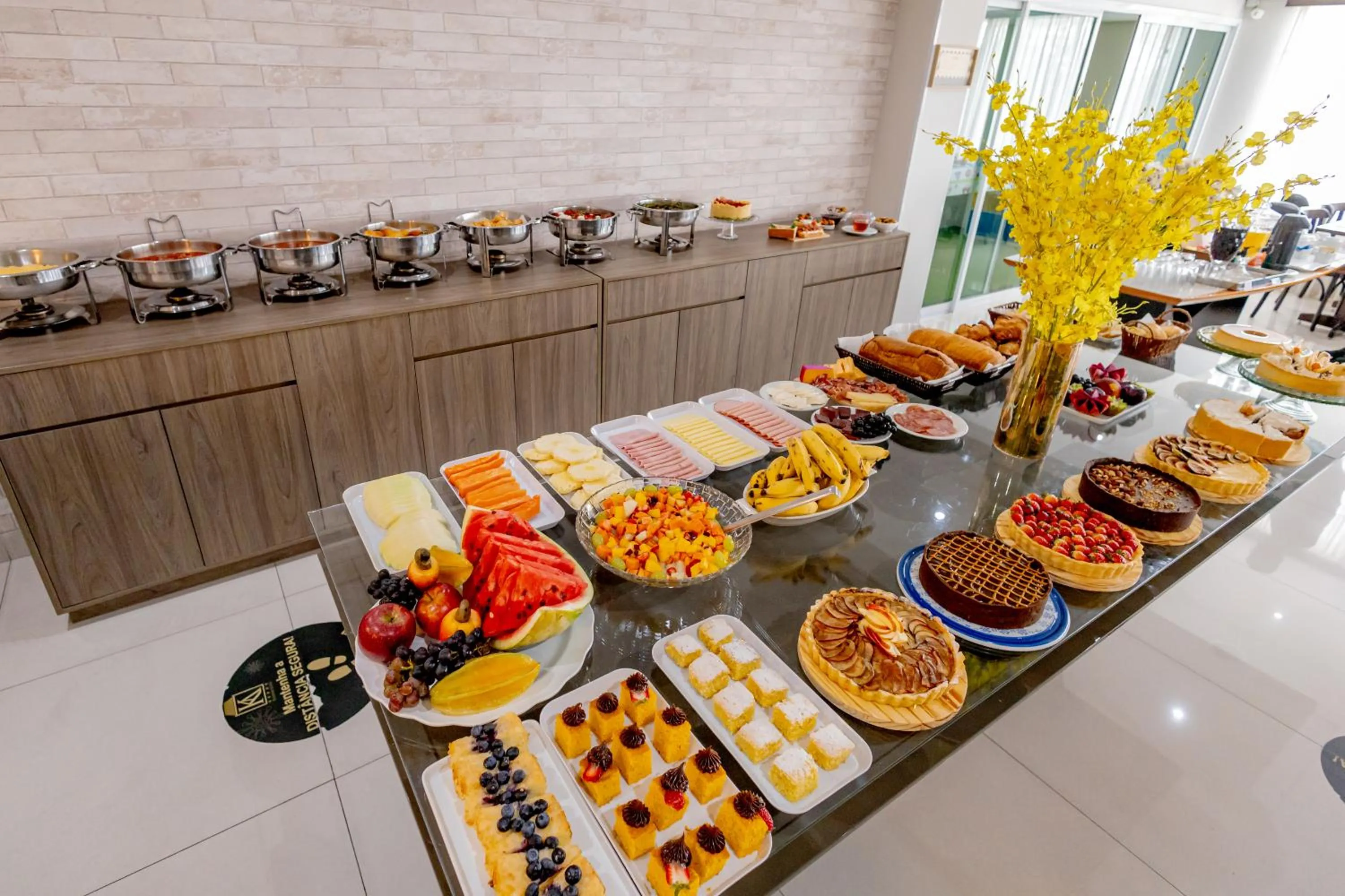 Breakfast in Padom Business Hotel