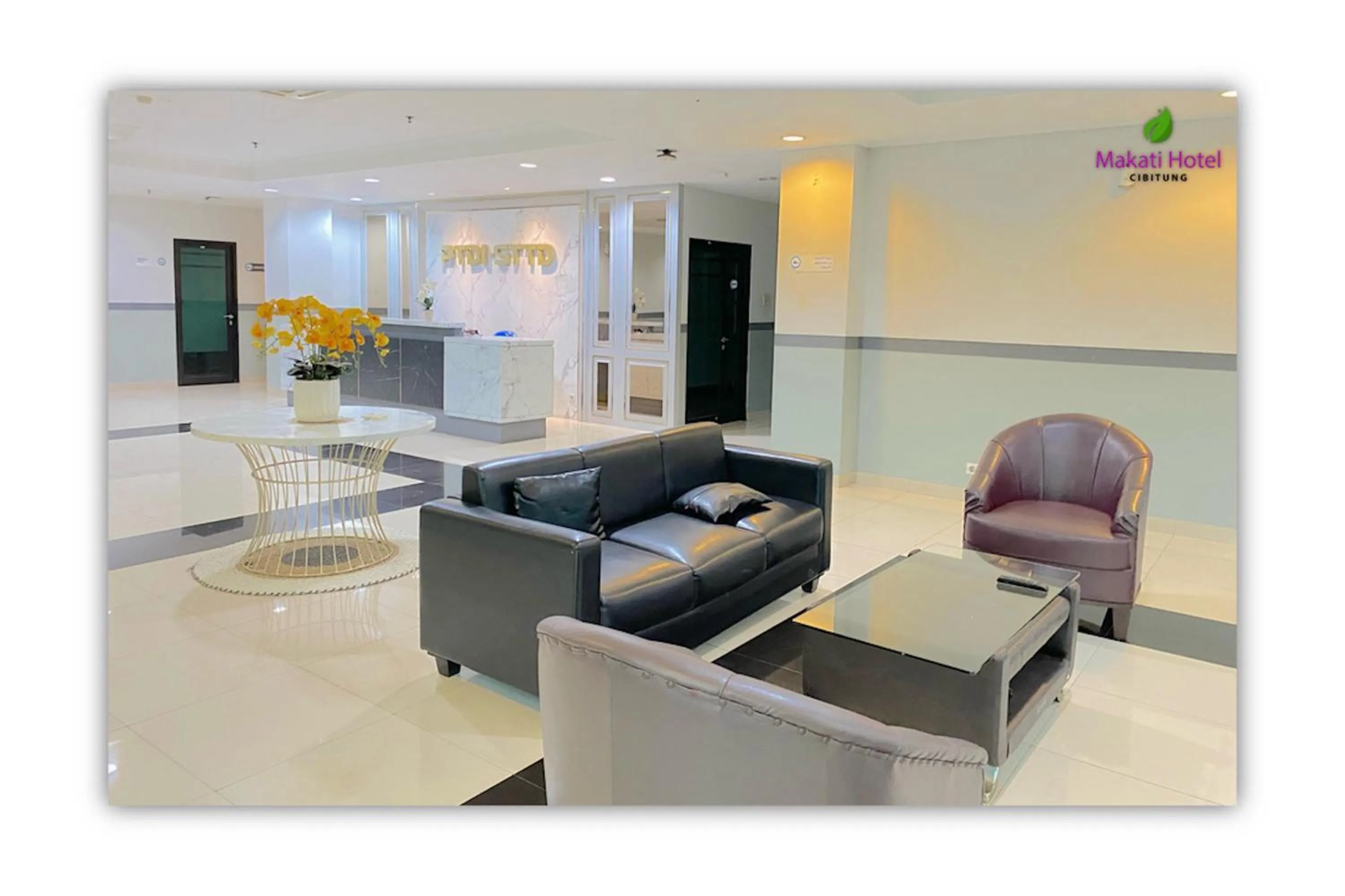 Lobby or reception in Makati Hotel Cibitung