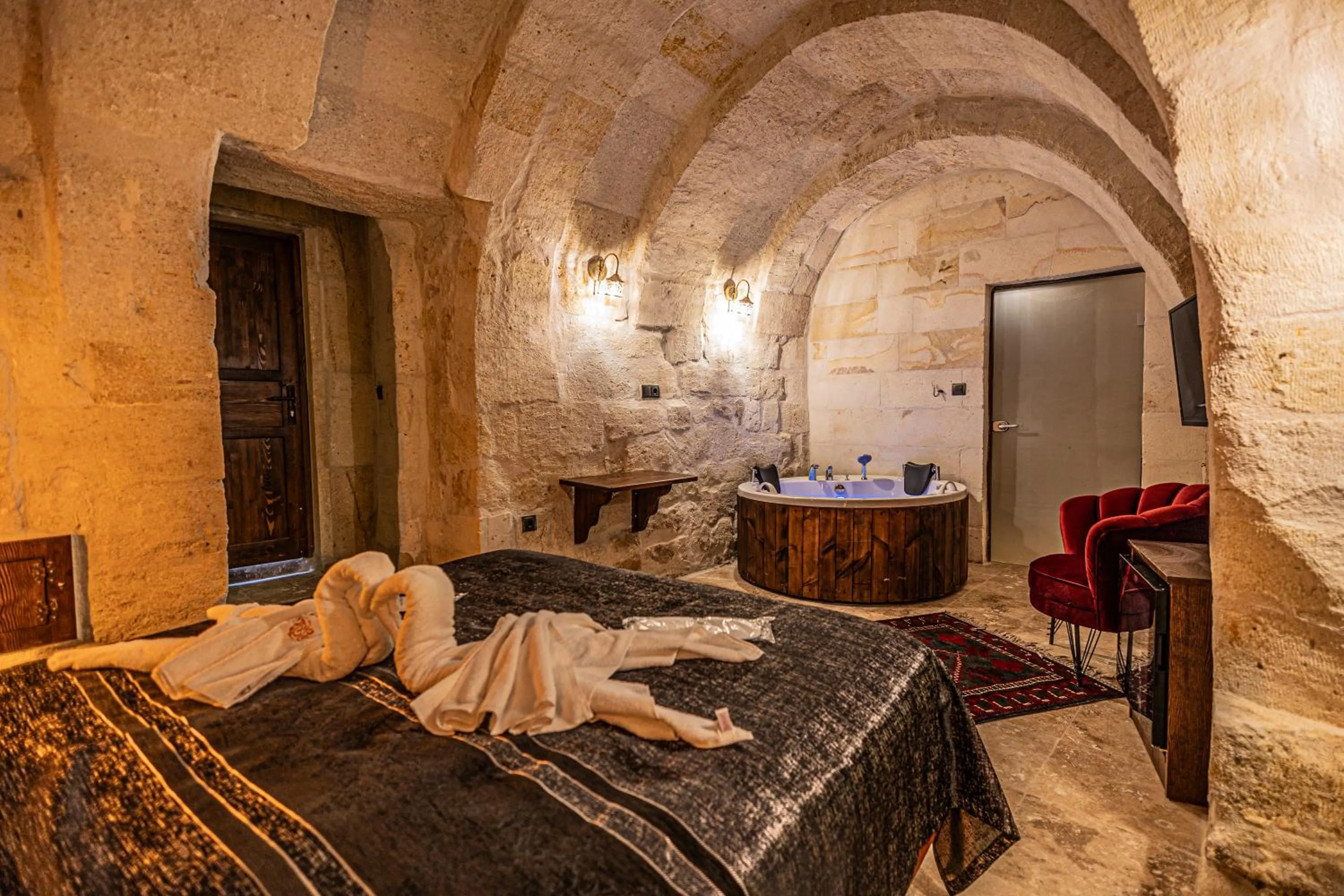 Breakfast, Bed in Zümrütü Anka Cave