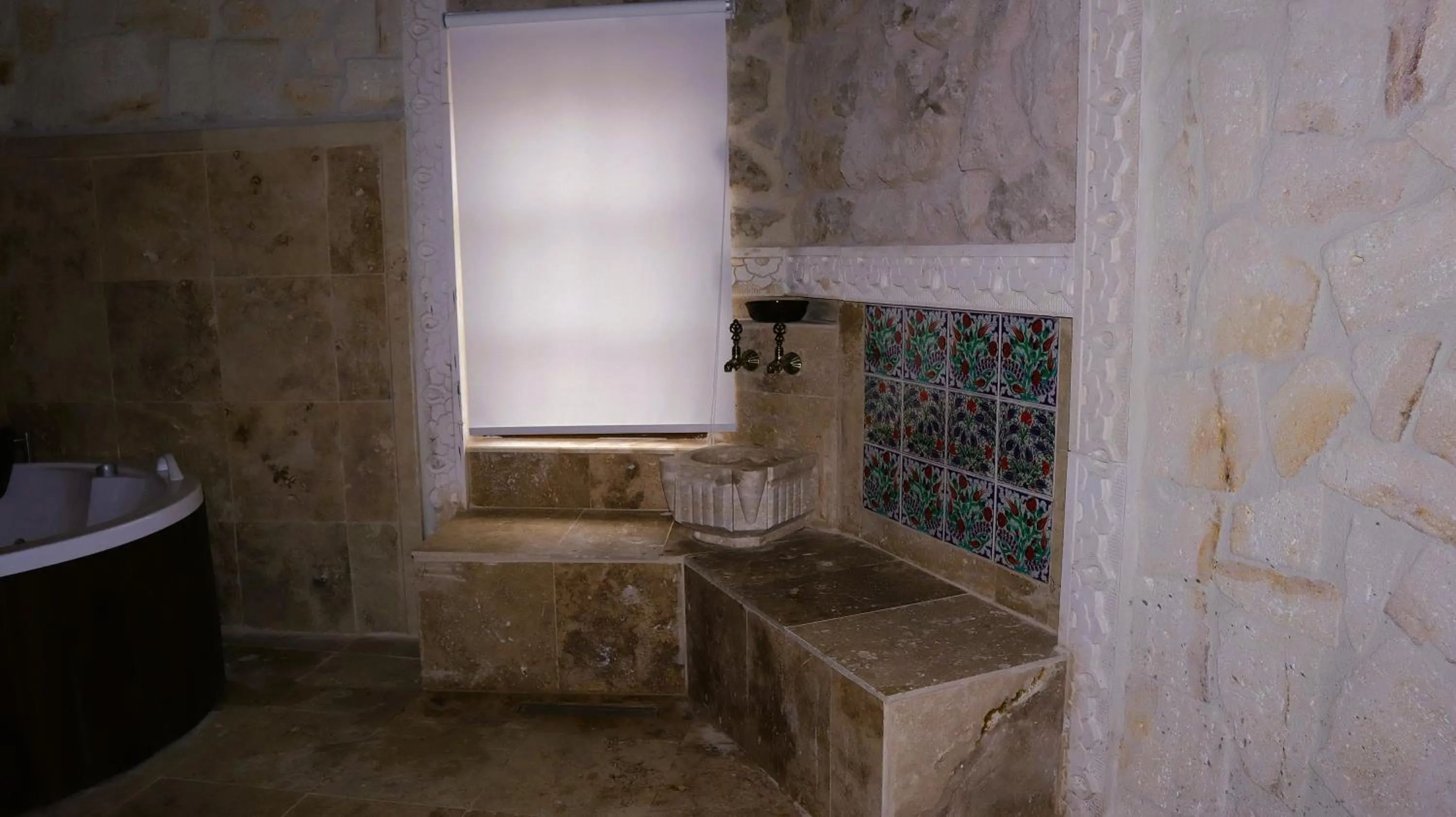 Bathroom in Zümrütü anka cave