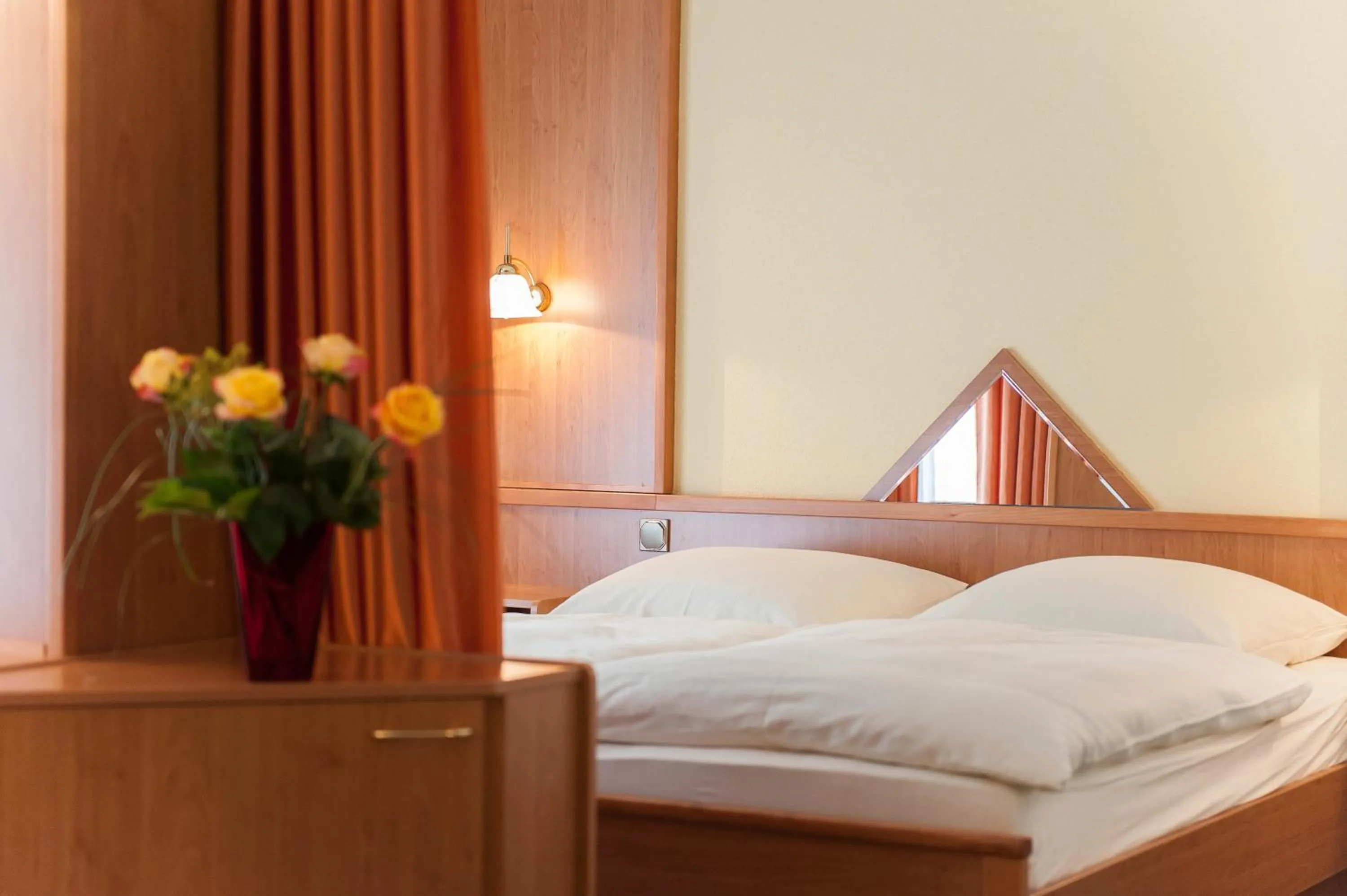 Bed in Hotel Gondelfahrt