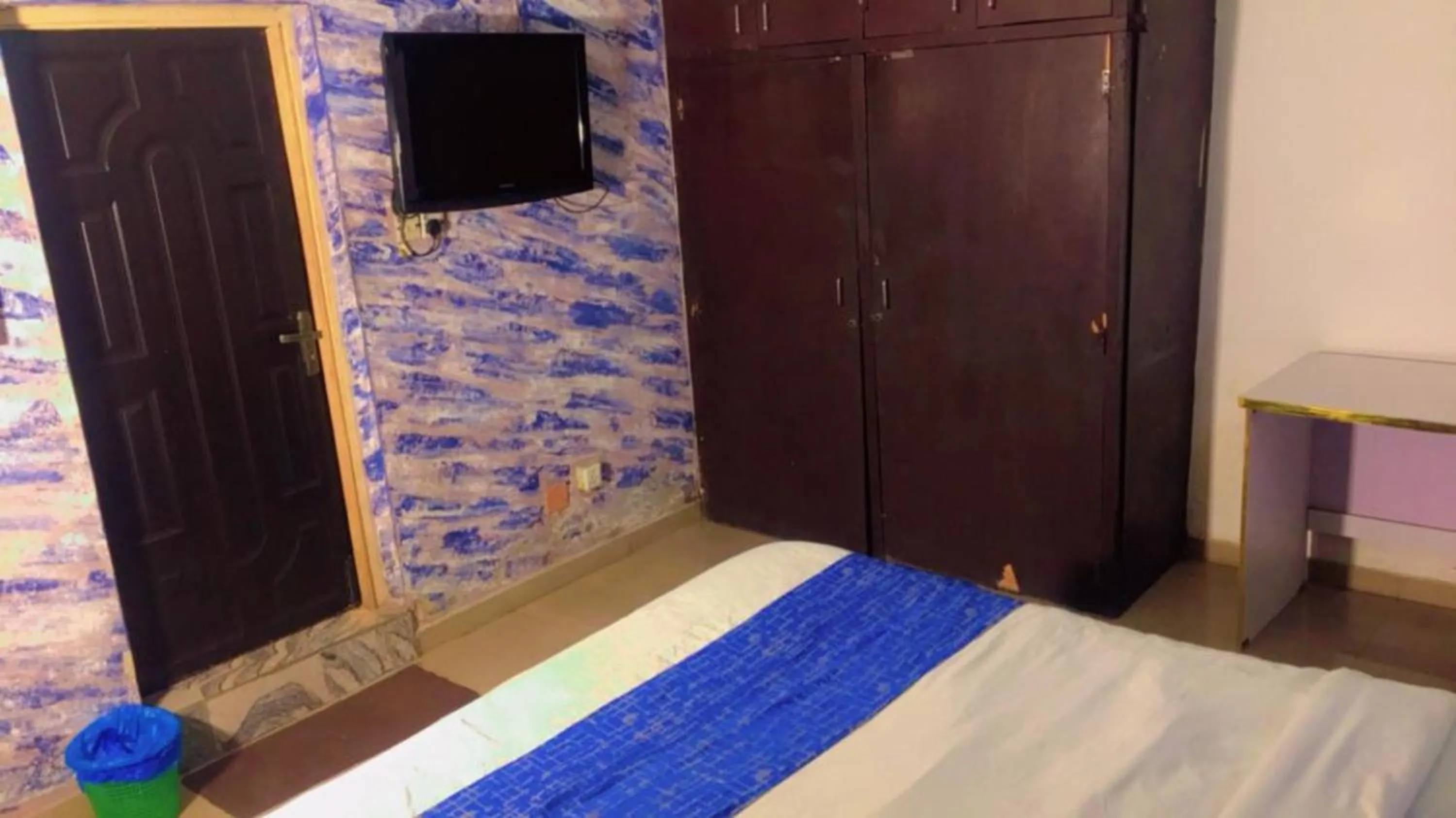 TV and multimedia, Bed in Autograph Apartment
