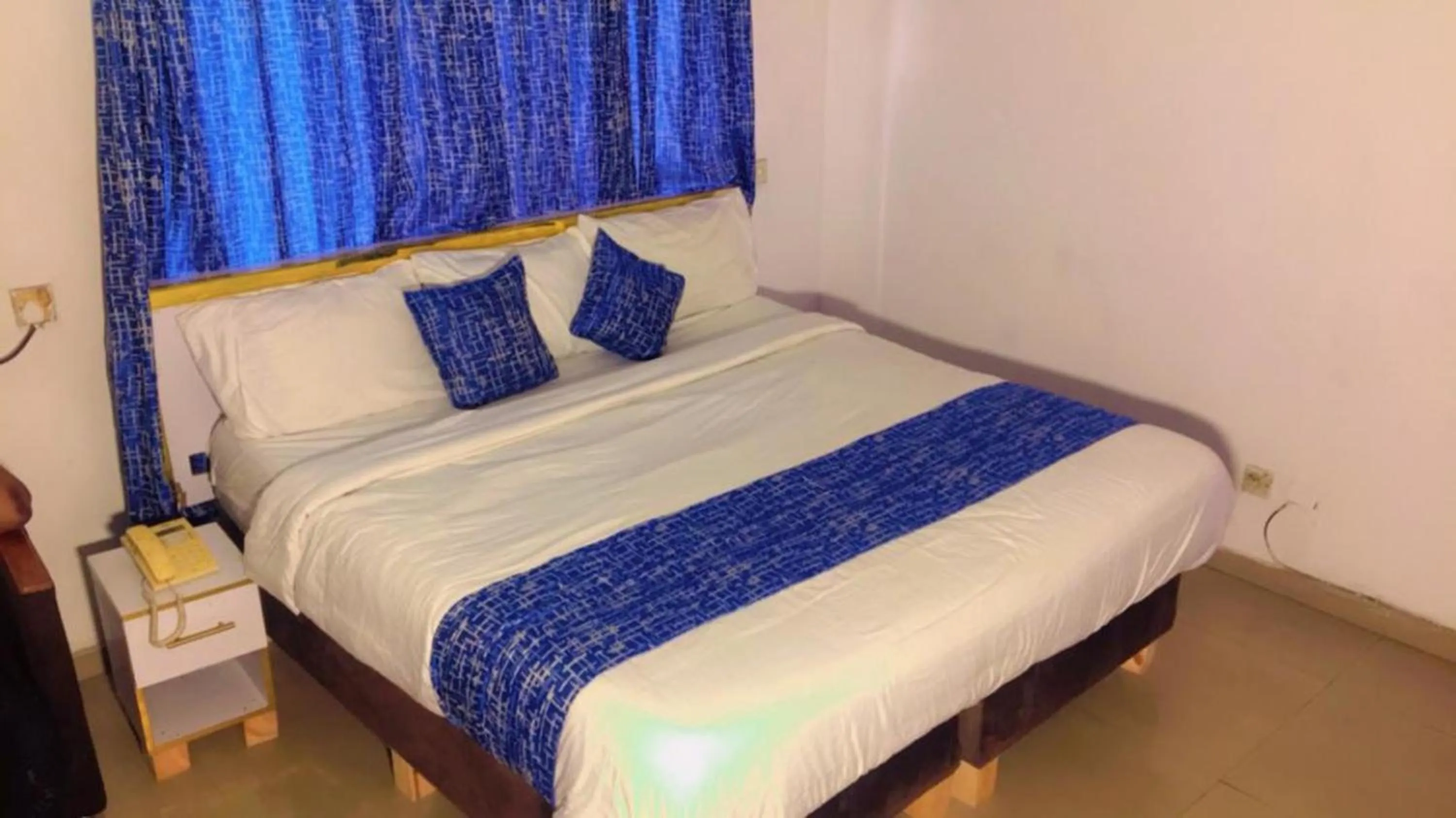 Bed in Autograph Apartment
