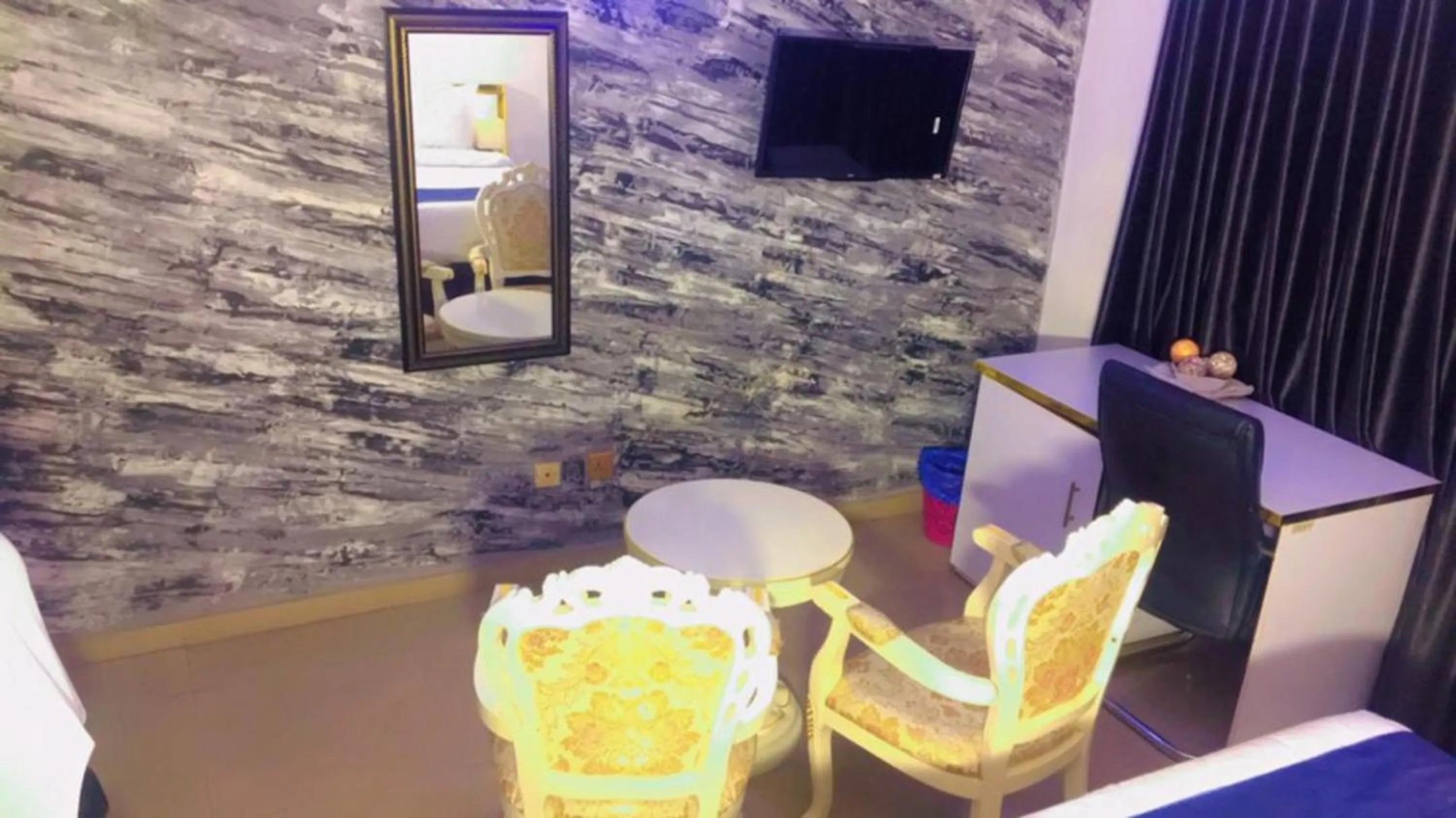 TV and multimedia in Autograph Apartment
