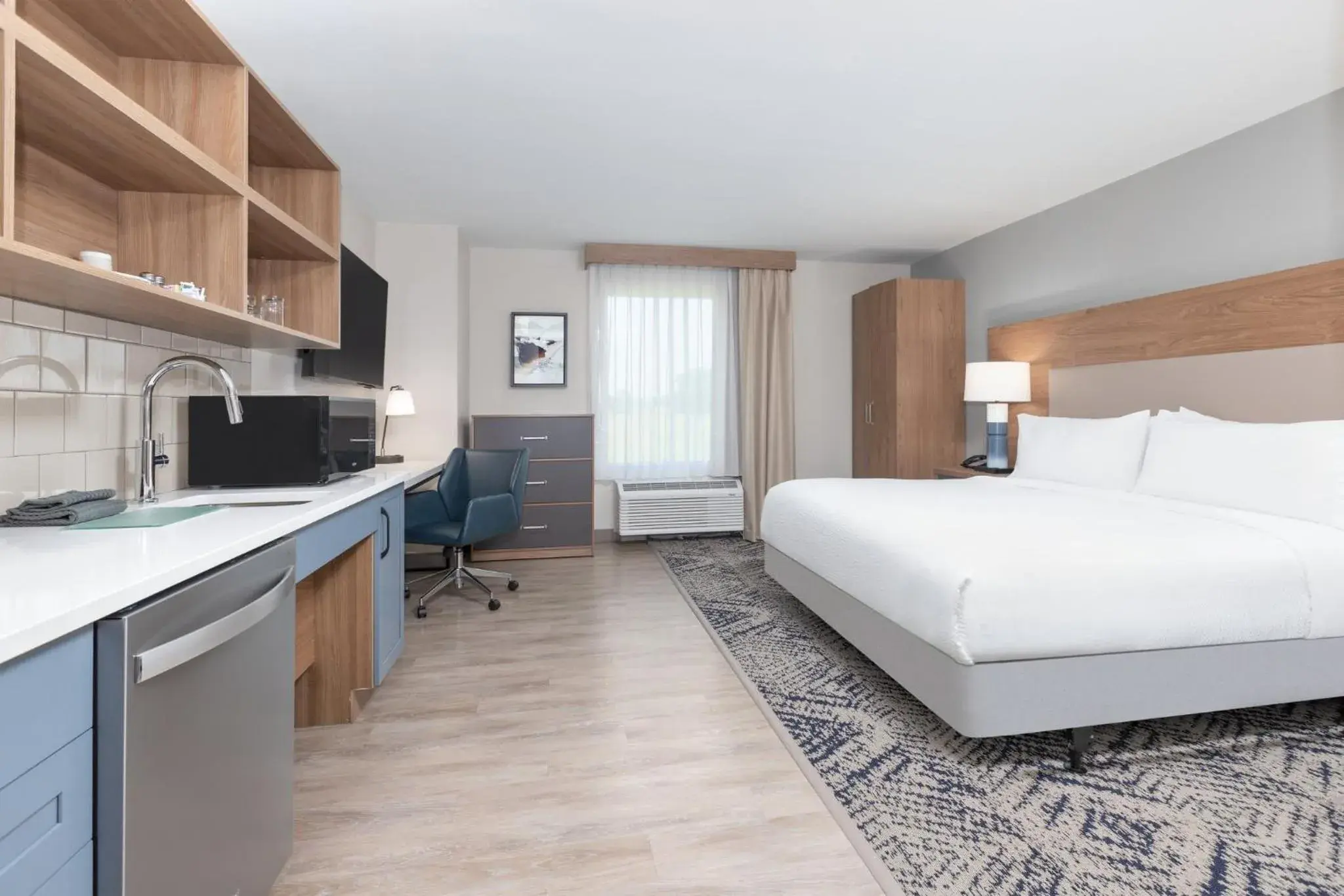 Photo of the whole room, Bed in Candlewood Suites Navasota by IHG Photo of the whole room, Bed in Candlewood Suites Navasota by IHG