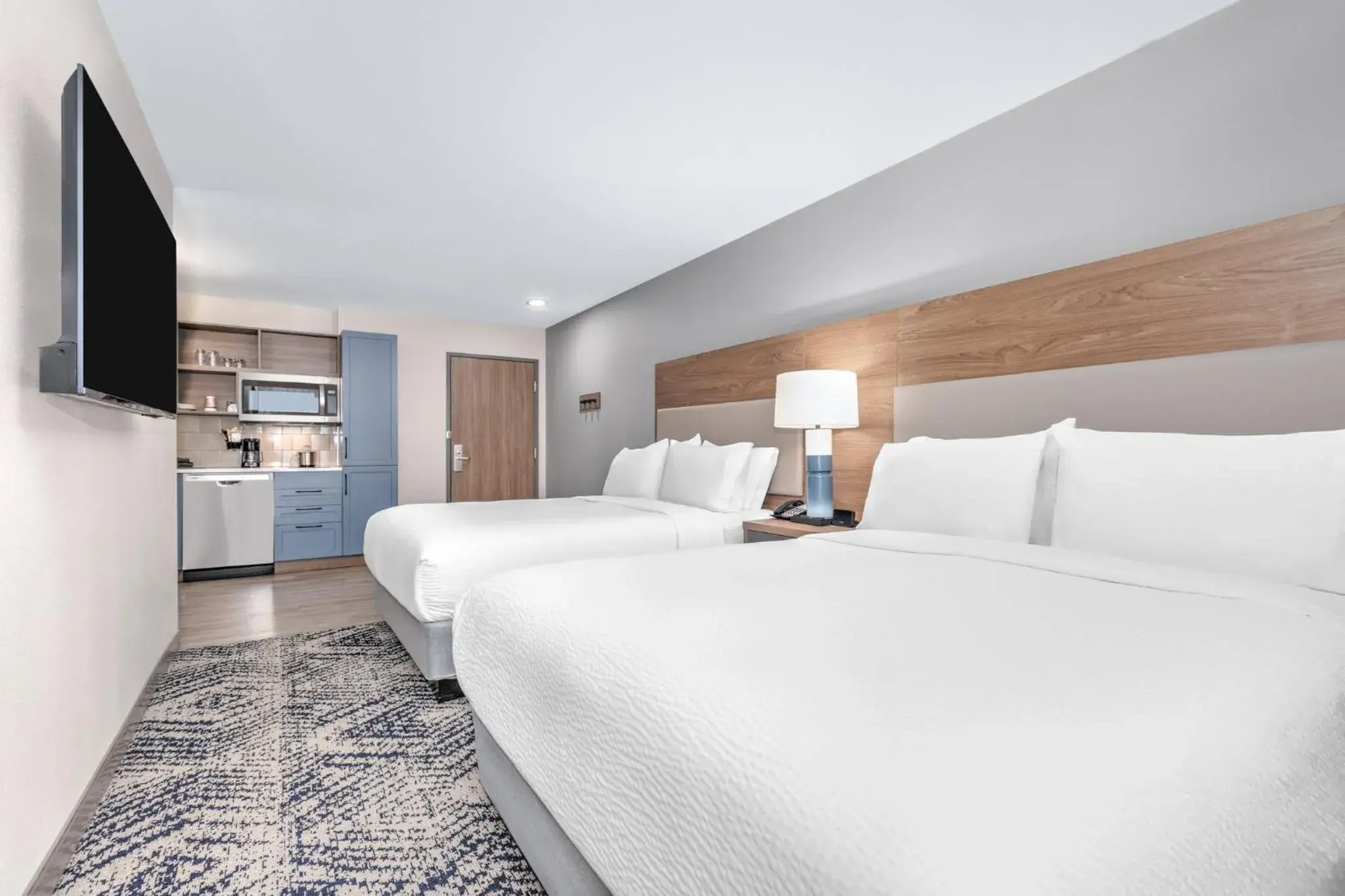 Photo of the whole room, Bed in Candlewood Suites Navasota by IHG Photo of the whole room, Bed in Candlewood Suites Navasota by IHG