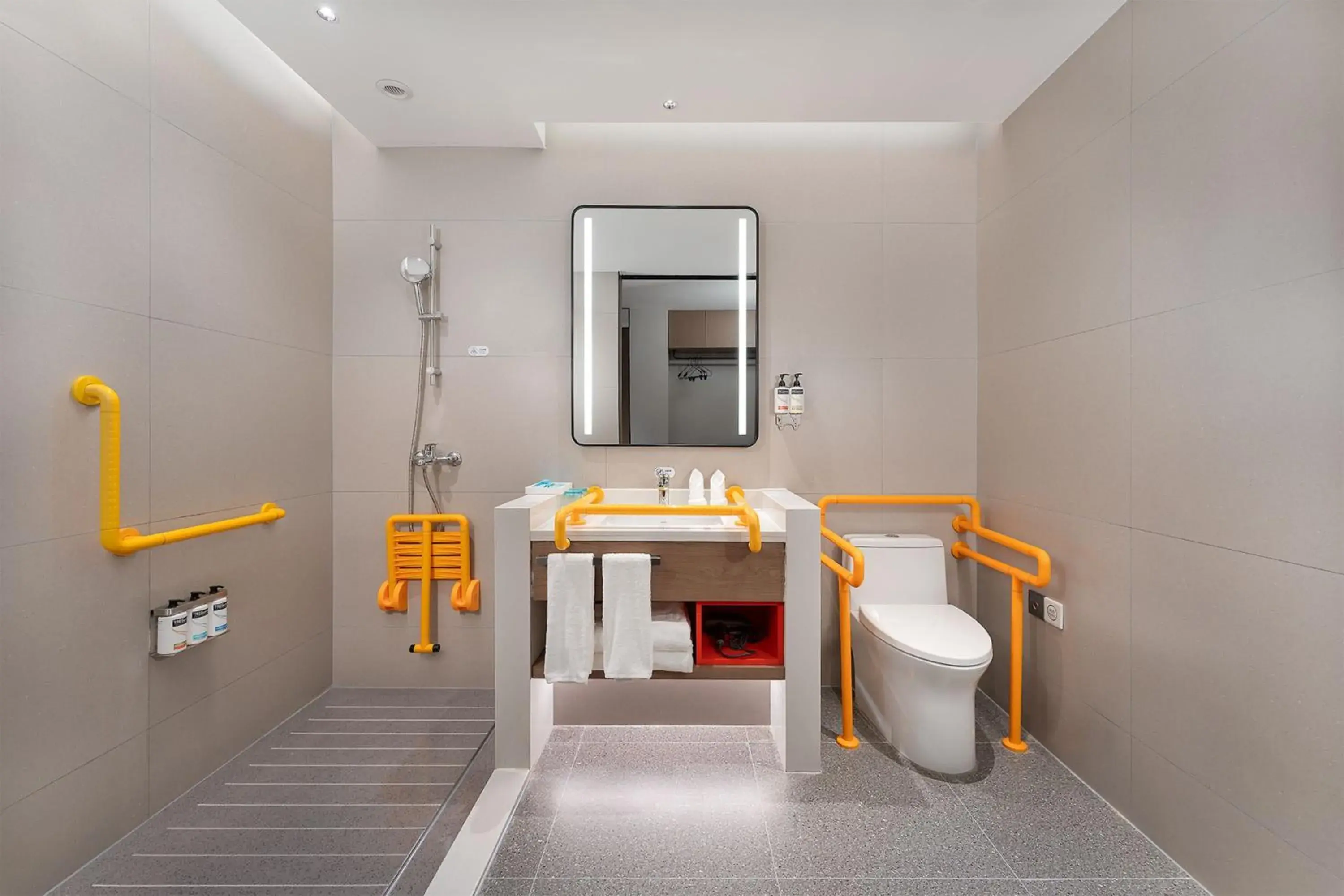 Bathroom in Holiday Inn Express Kunming Economic Dev Zone by IHG Bathroom in Holiday Inn Express Kunming Economic Dev Zone by IHG