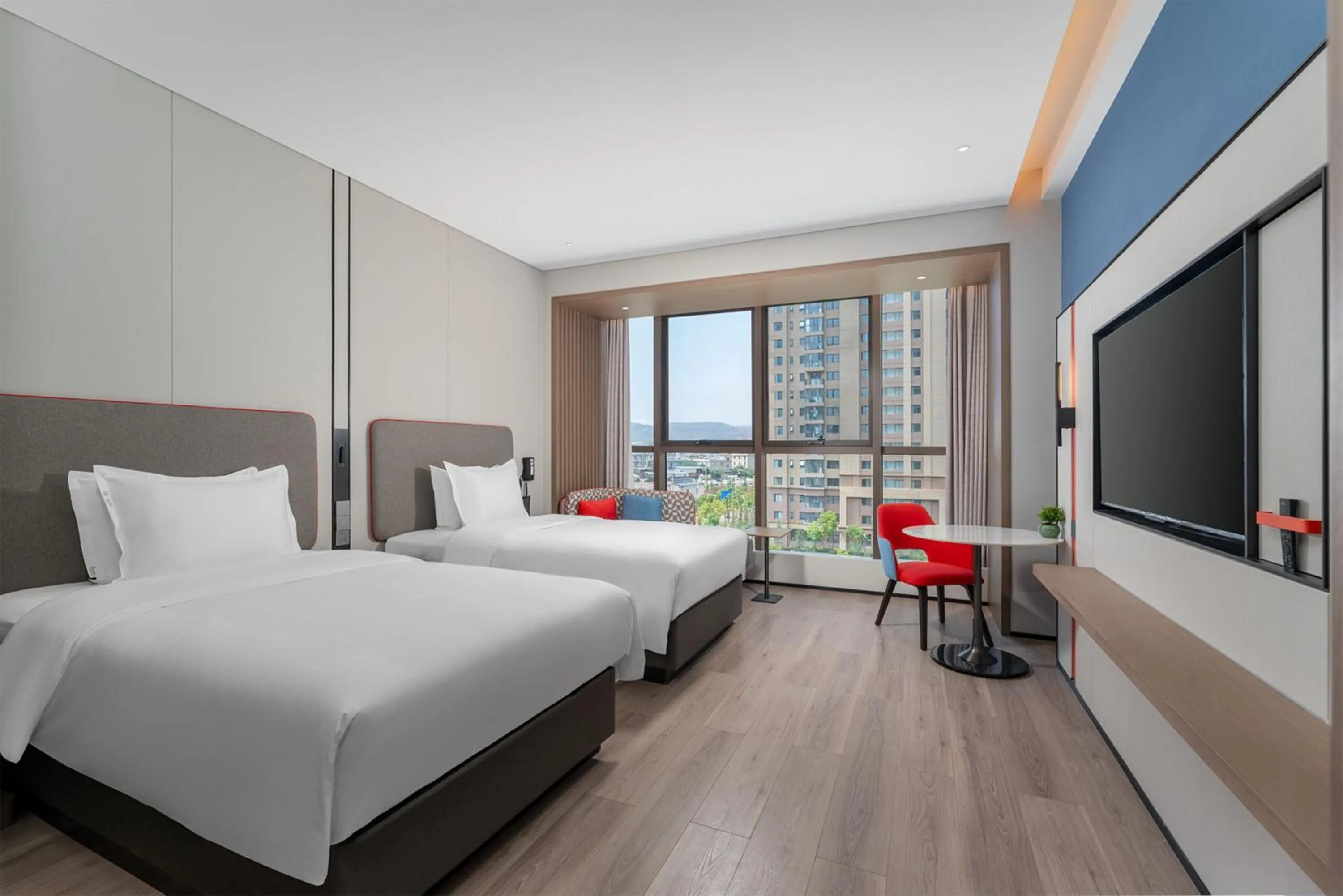 Photo of the whole room, Bed in Holiday Inn Express Kunming Economic Dev Zone by IHG