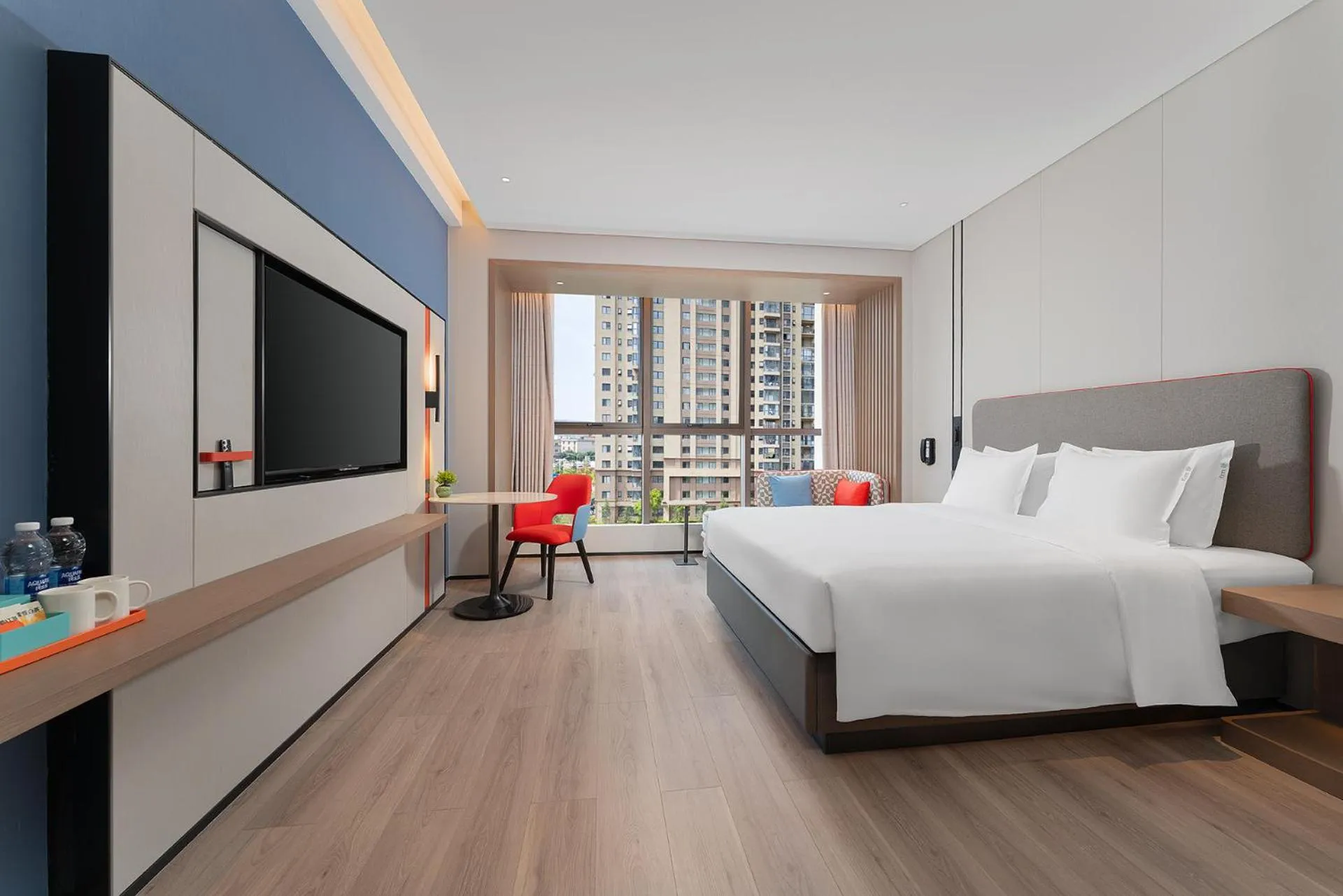 Photo of the whole room, Bed in Holiday Inn Express Kunming Economic Dev Zone by IHG