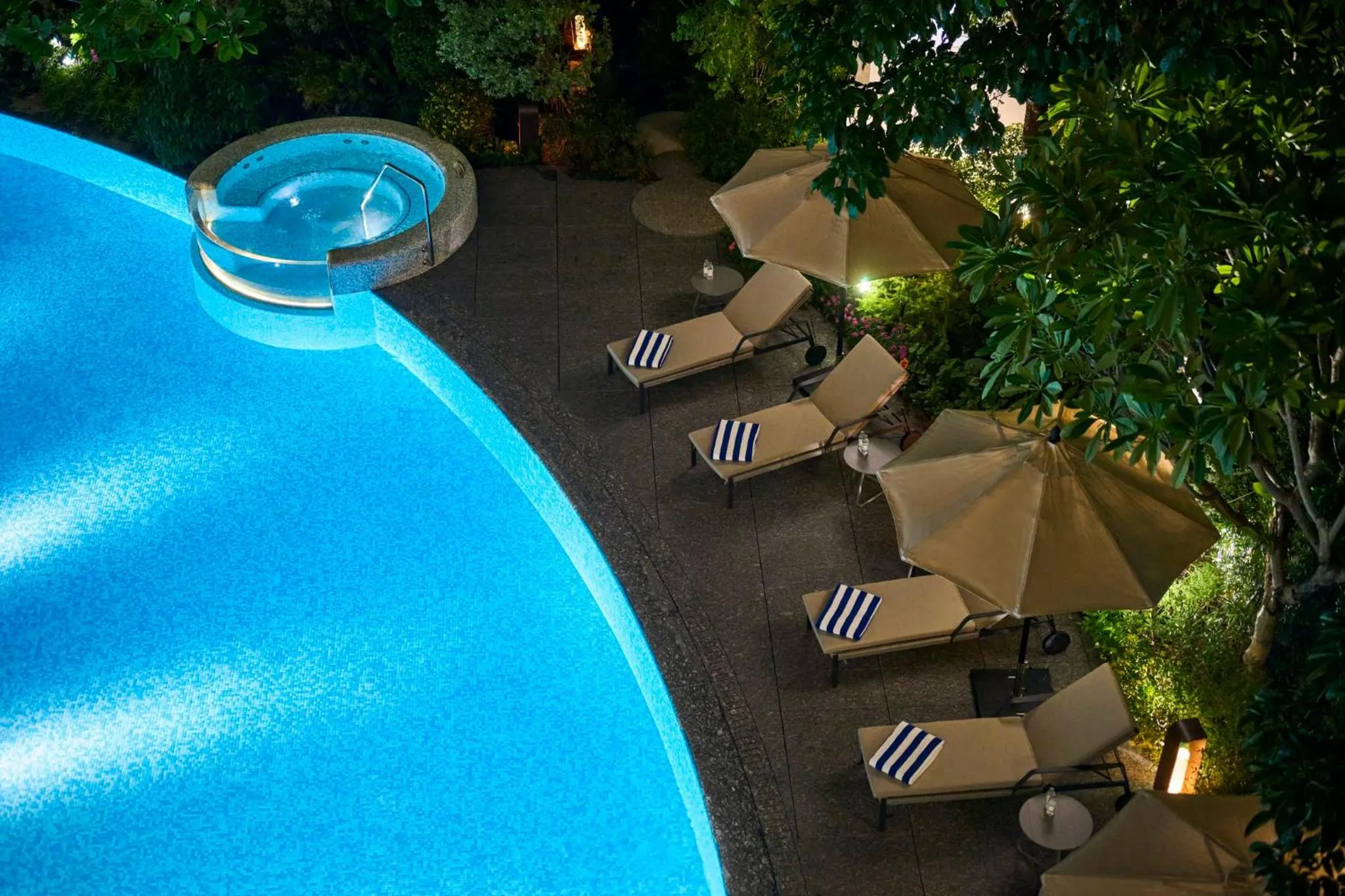 Swimming pool in InterContinental Taichung by IHG