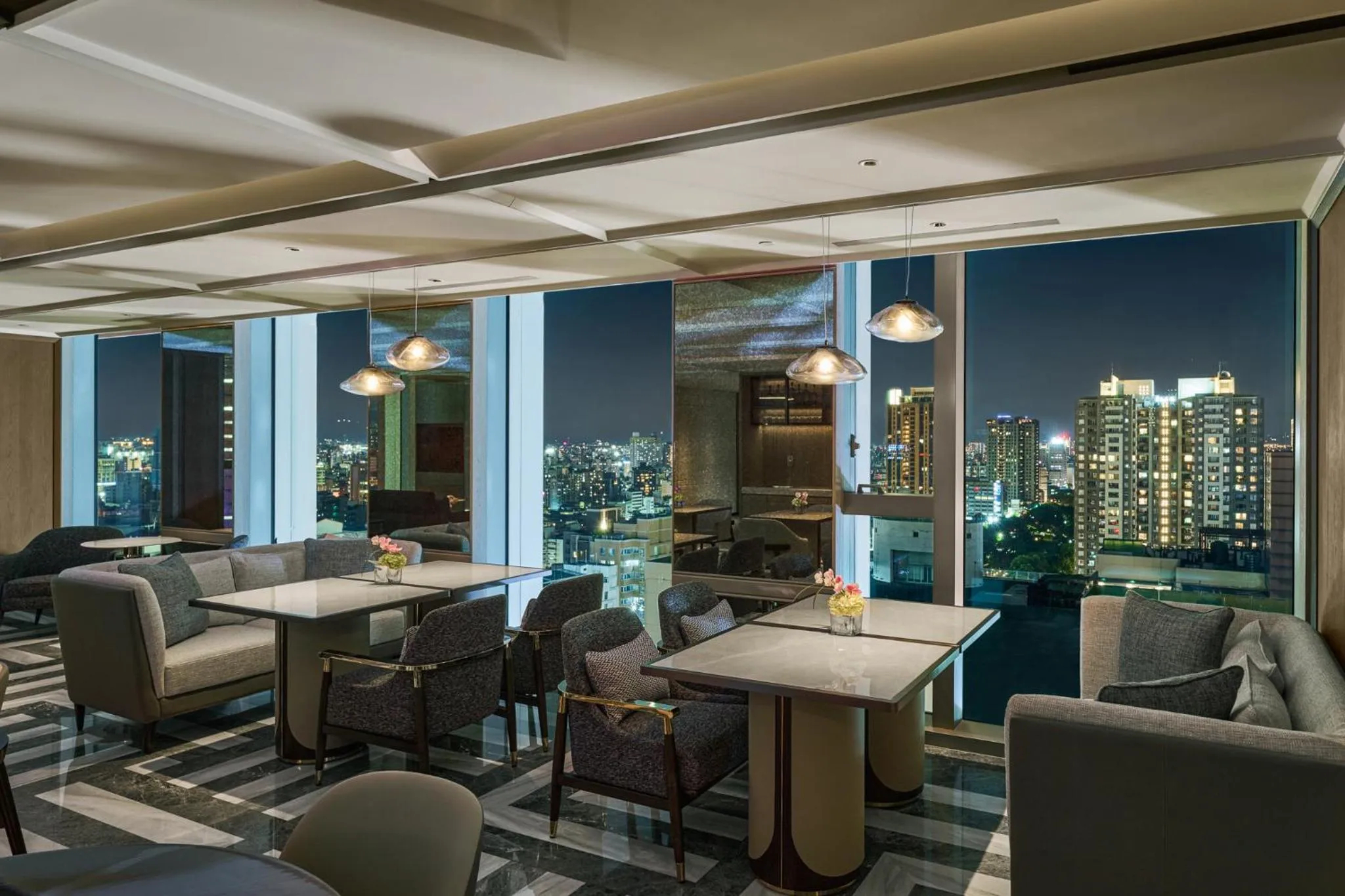 Night in InterContinental Taichung by IHG