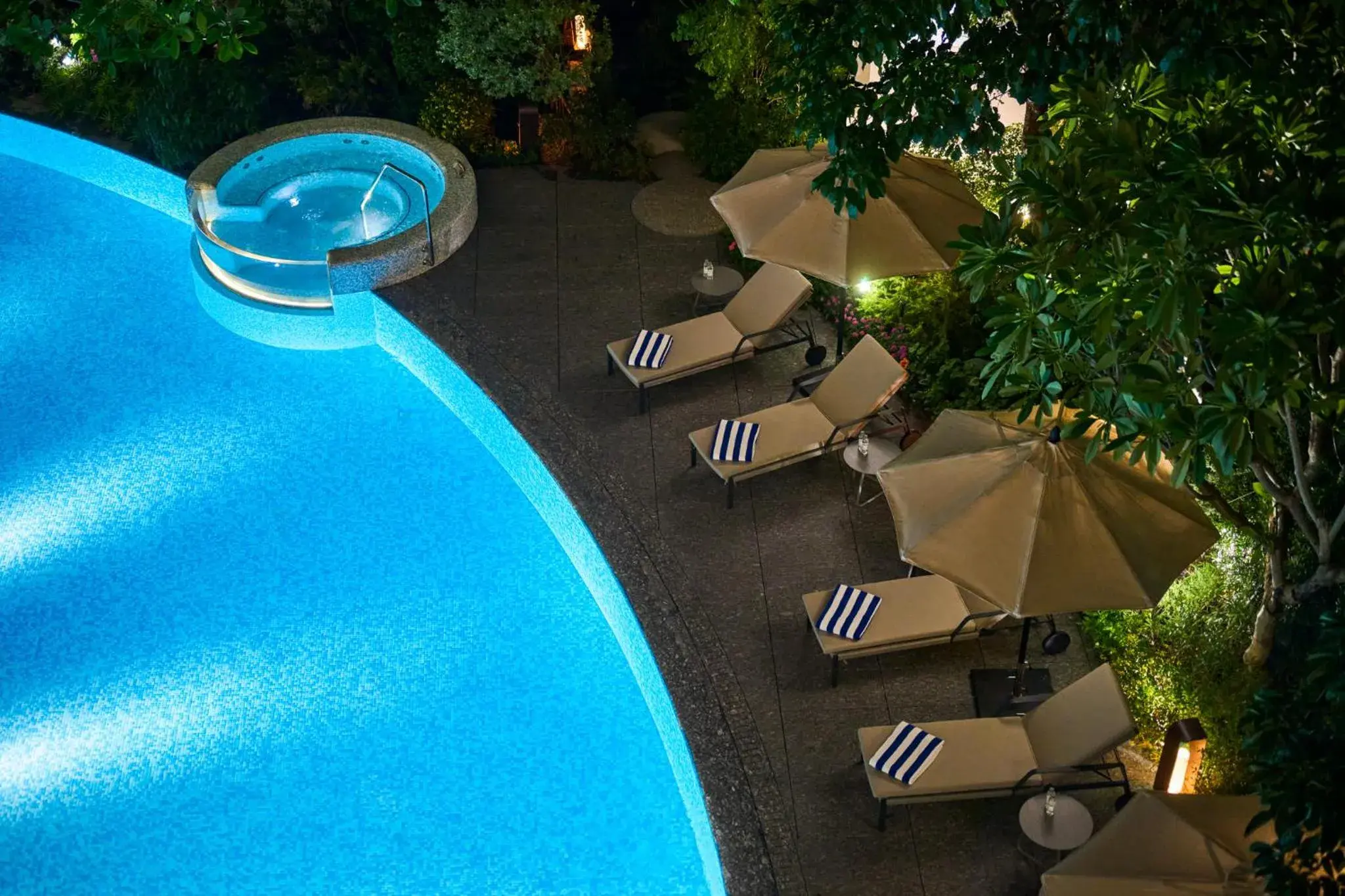 Swimming pool in InterContinental Taichung by IHG Swimming pool in InterContinental Taichung by IHG