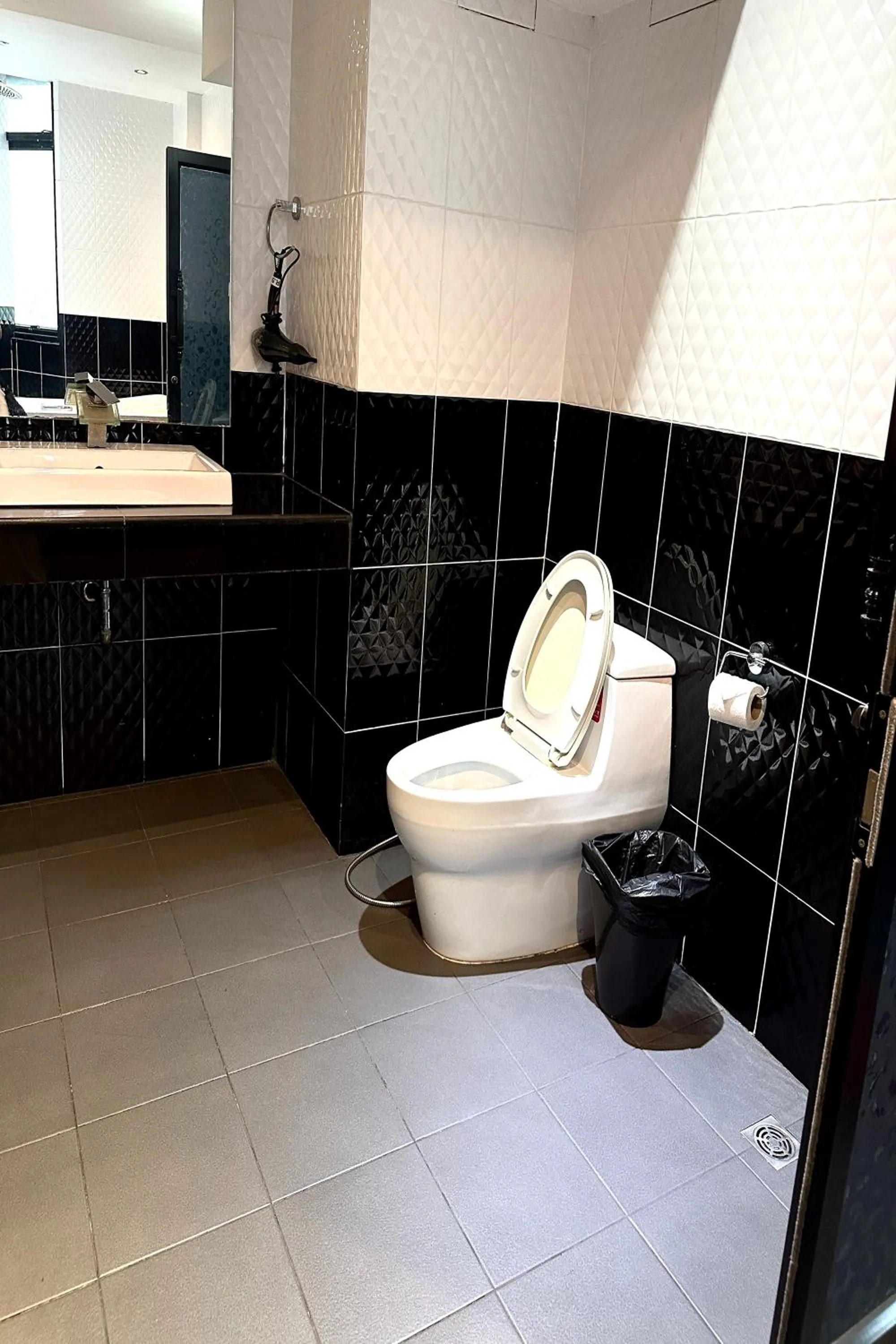 Bathroom in Koenig Hotel Pattaya