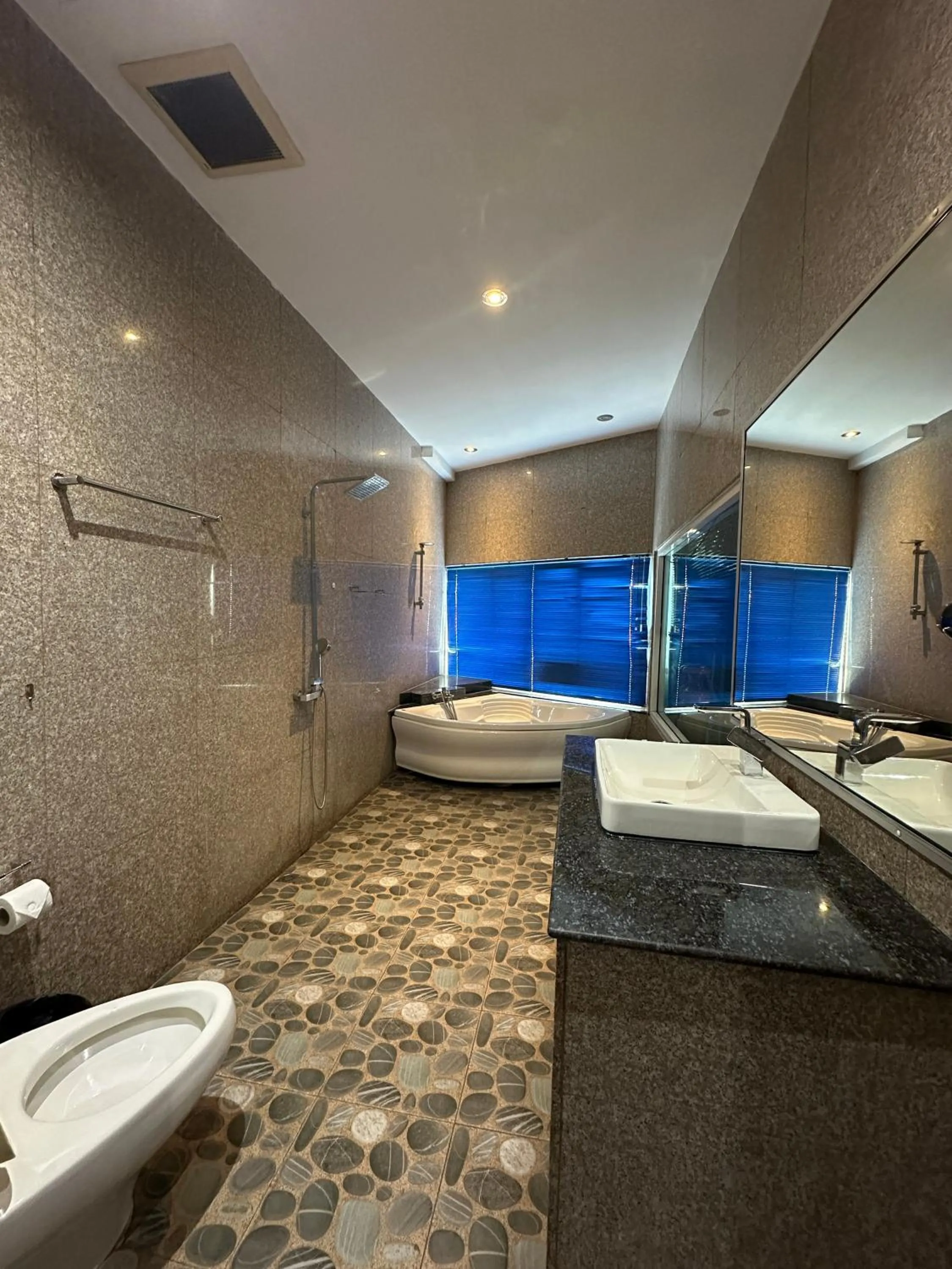 Bathroom in Koenig Hotel Pattaya