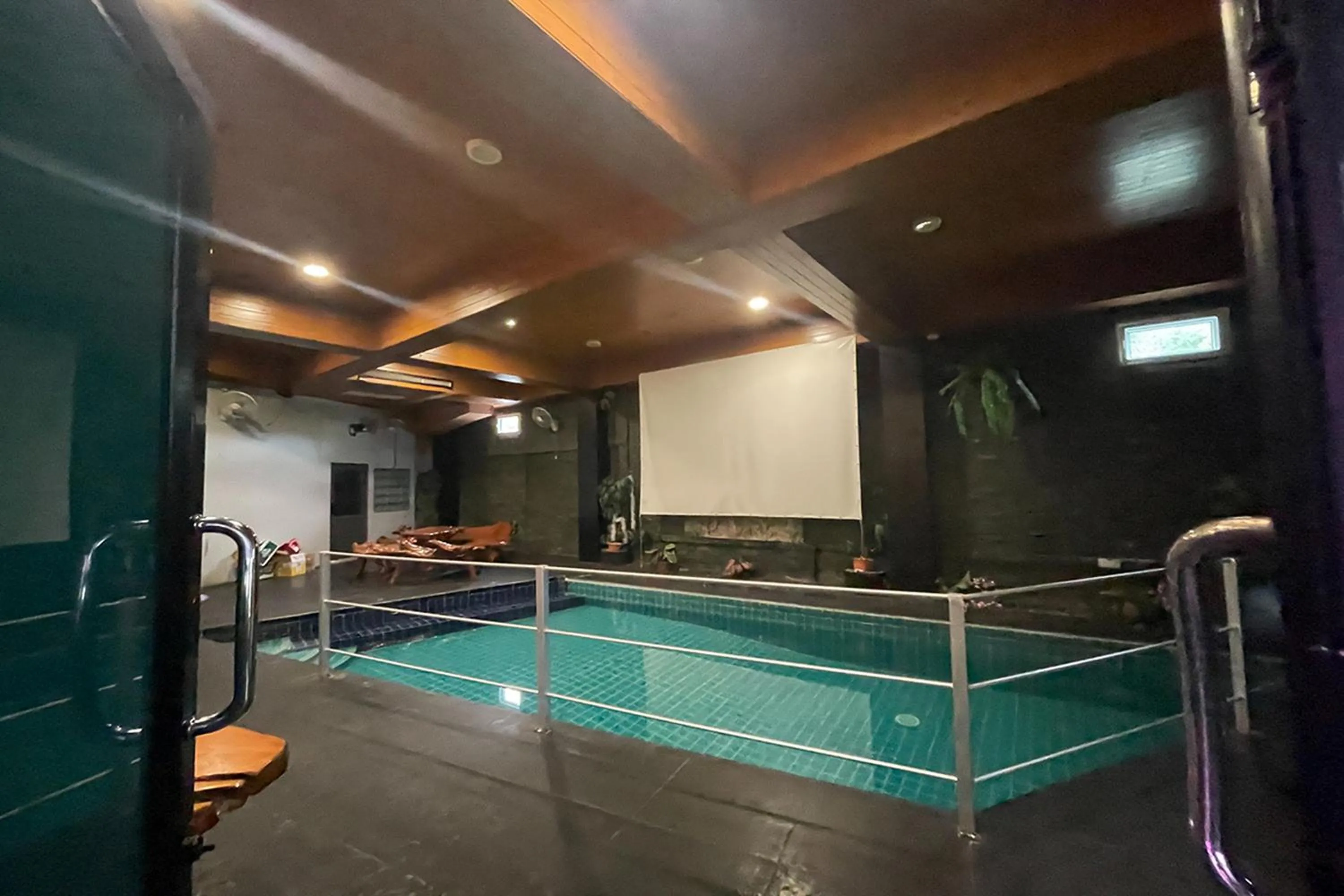 Swimming pool in Koenig Hotel Pattaya