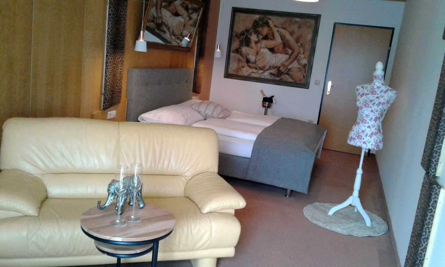 Decorative detail, Bed in LiebesNesterl Bergwirt - Boutique Hotel