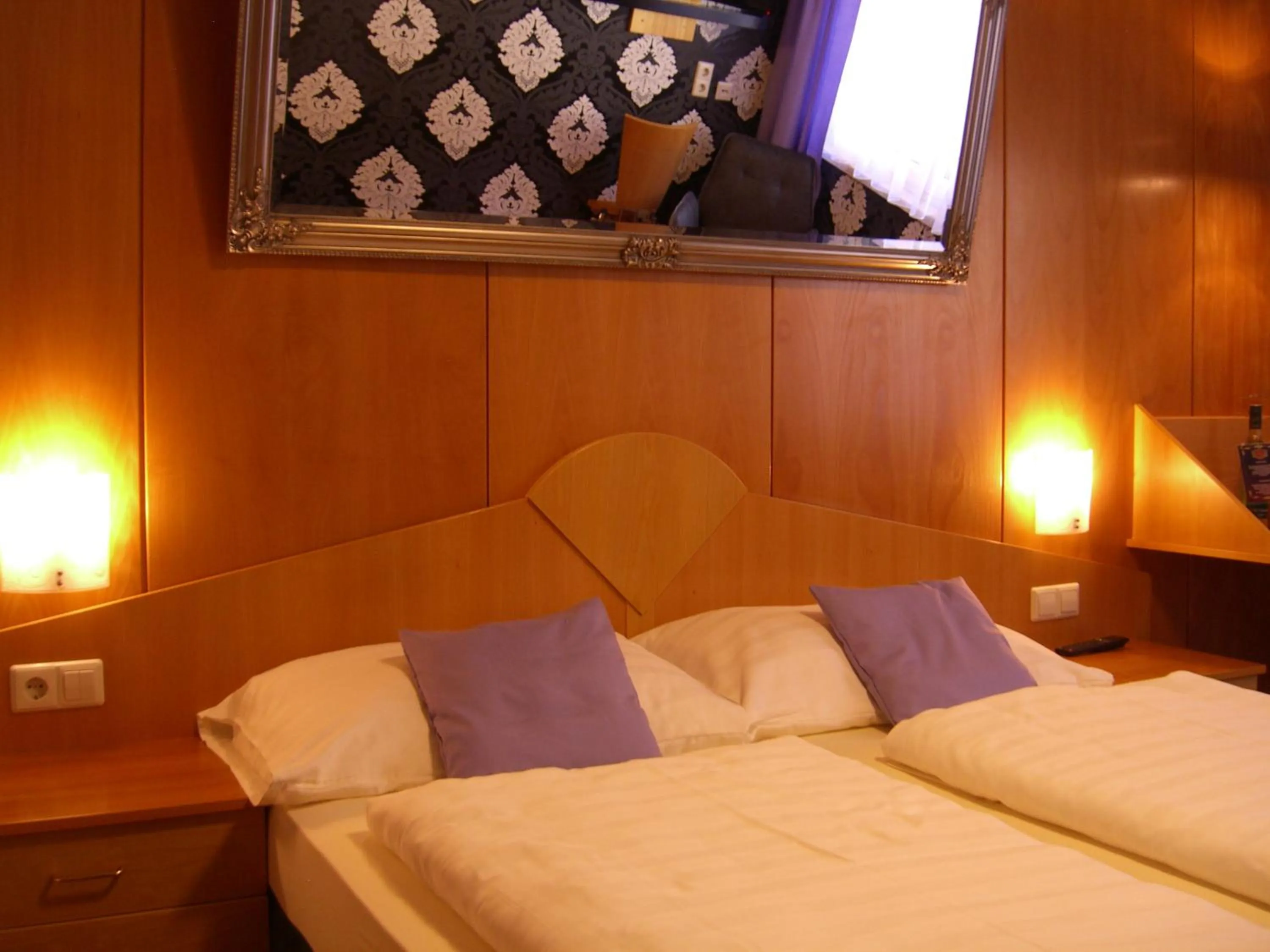 Photo of the whole room, Bed in LiebesNesterl Bergwirt - Boutique Hotel