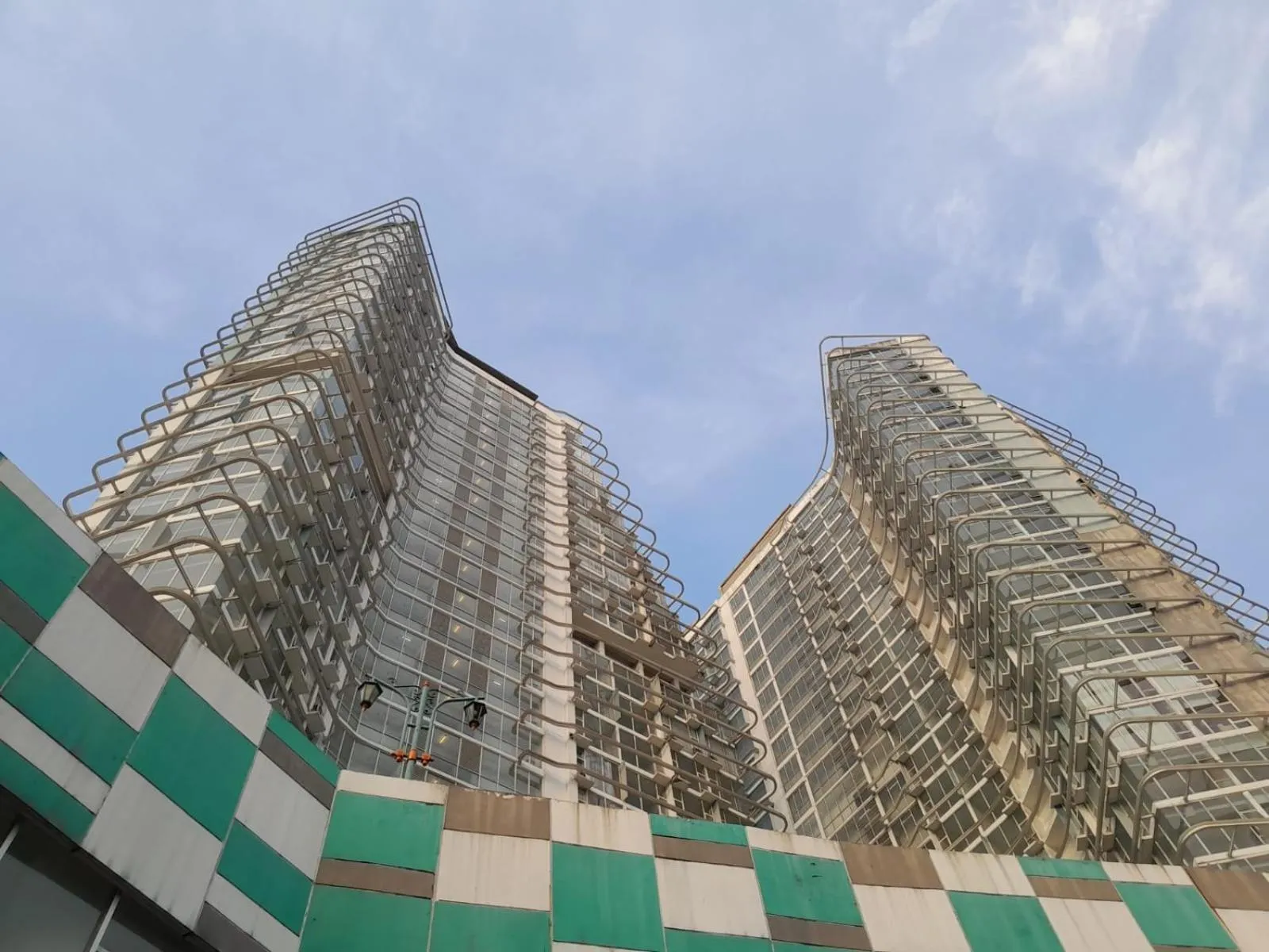 Property building in Majestic Point