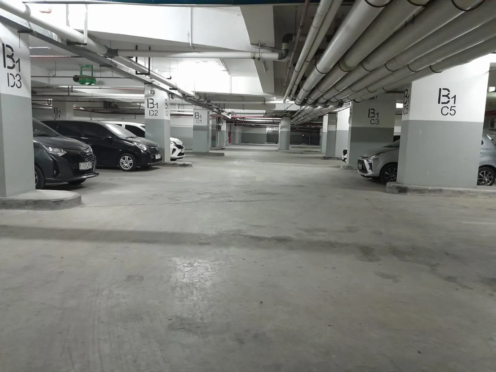 Parking in Majestic Point