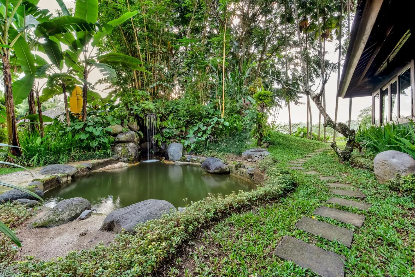Garden view in Kamaniiya River Villa Sayan - Ubud