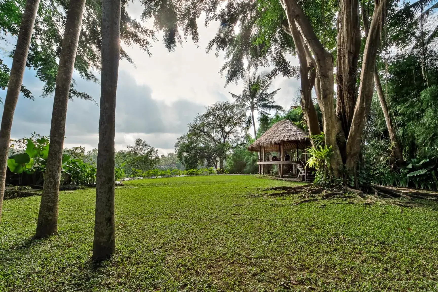 Garden view in Kamaniiya River Villa Sayan - Ubud Garden view in Kamaniiya River Villa Sayan - Ubud