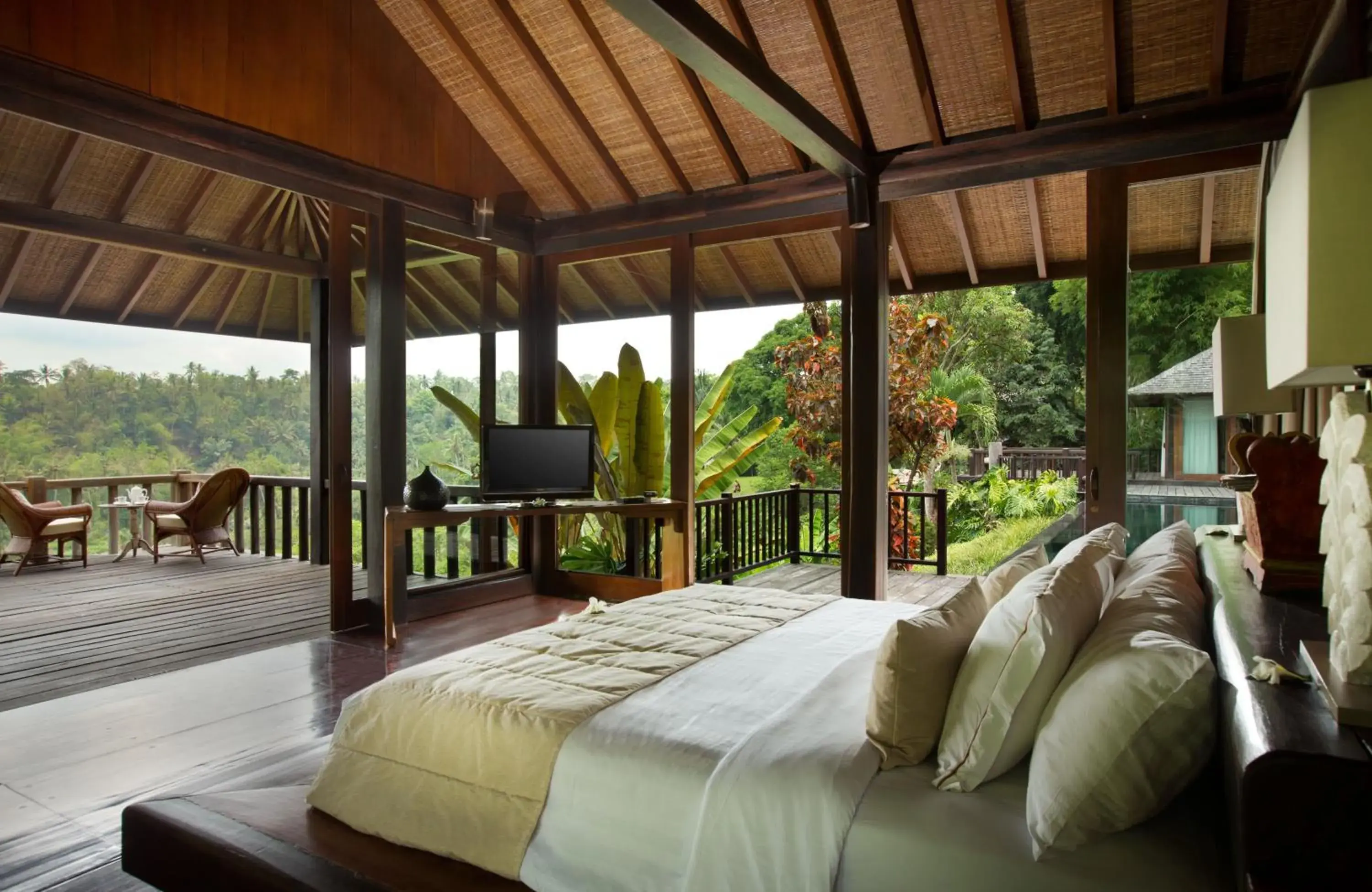 Bed in Kamaniiya River Villa Sayan - Ubud Bed in Kamaniiya River Villa Sayan - Ubud