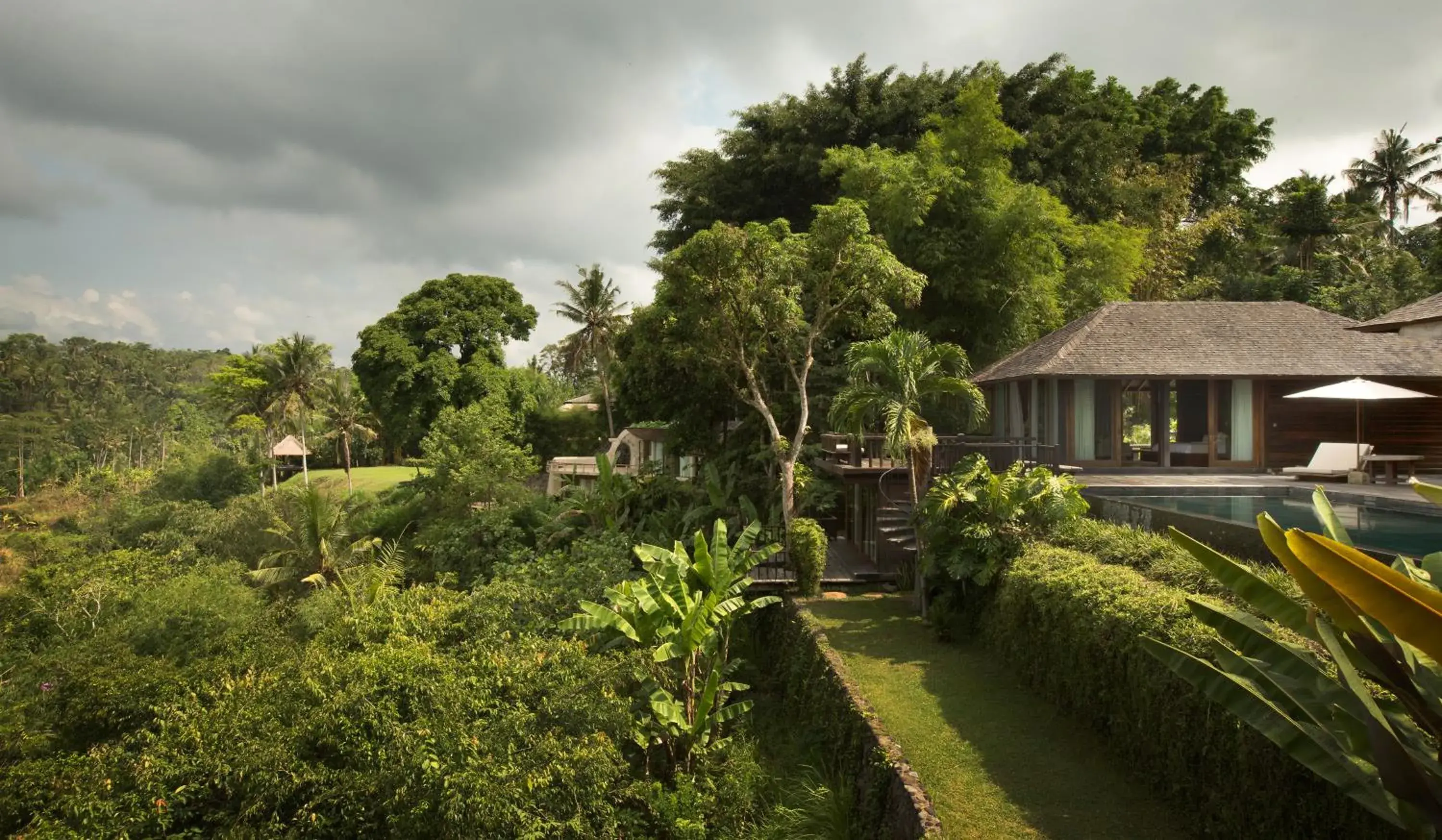 Garden in Kamaniiya River Villa Sayan - Ubud Garden in Kamaniiya River Villa Sayan - Ubud