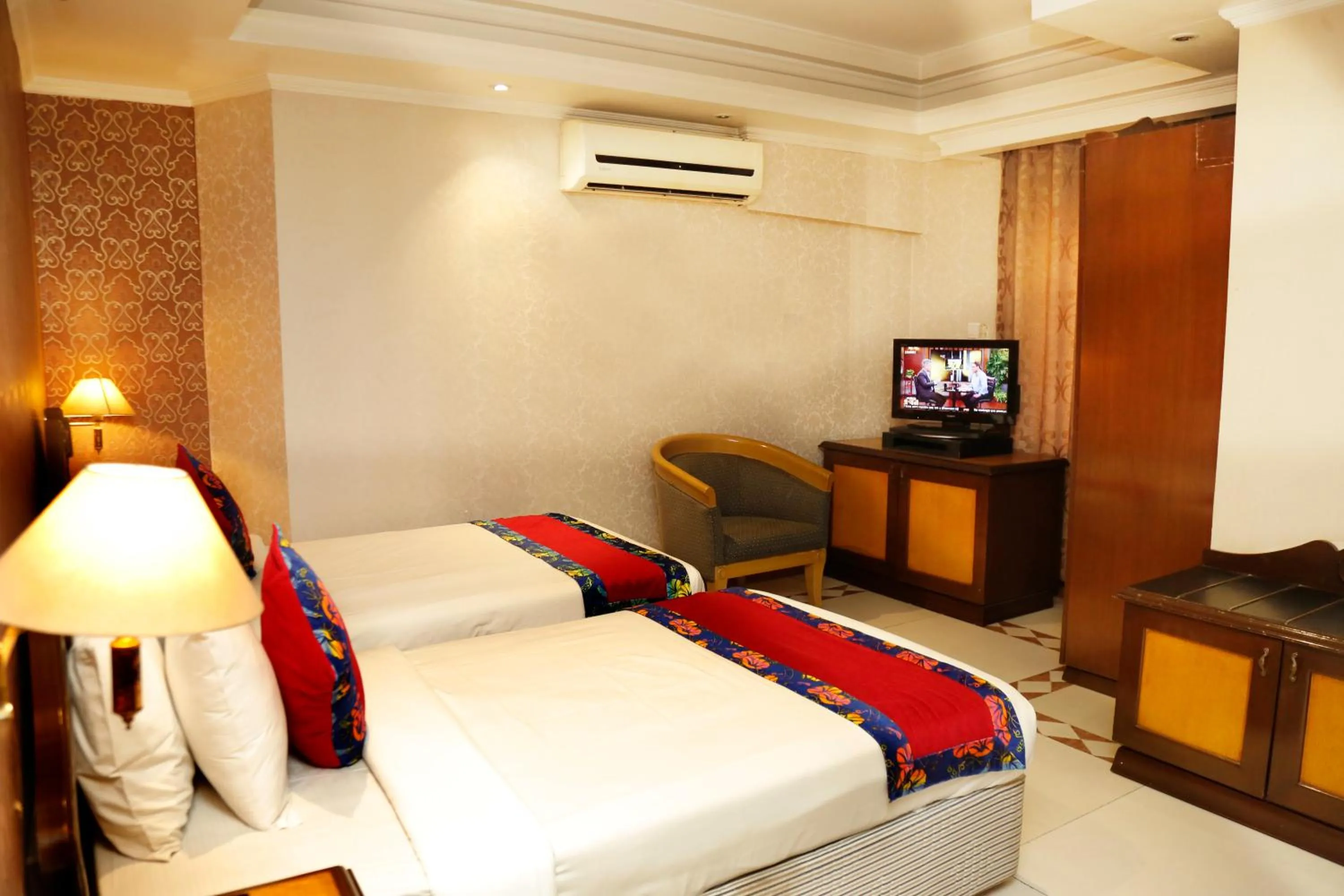 Bedroom, Bed in Sea Shell Residence - Dhaka