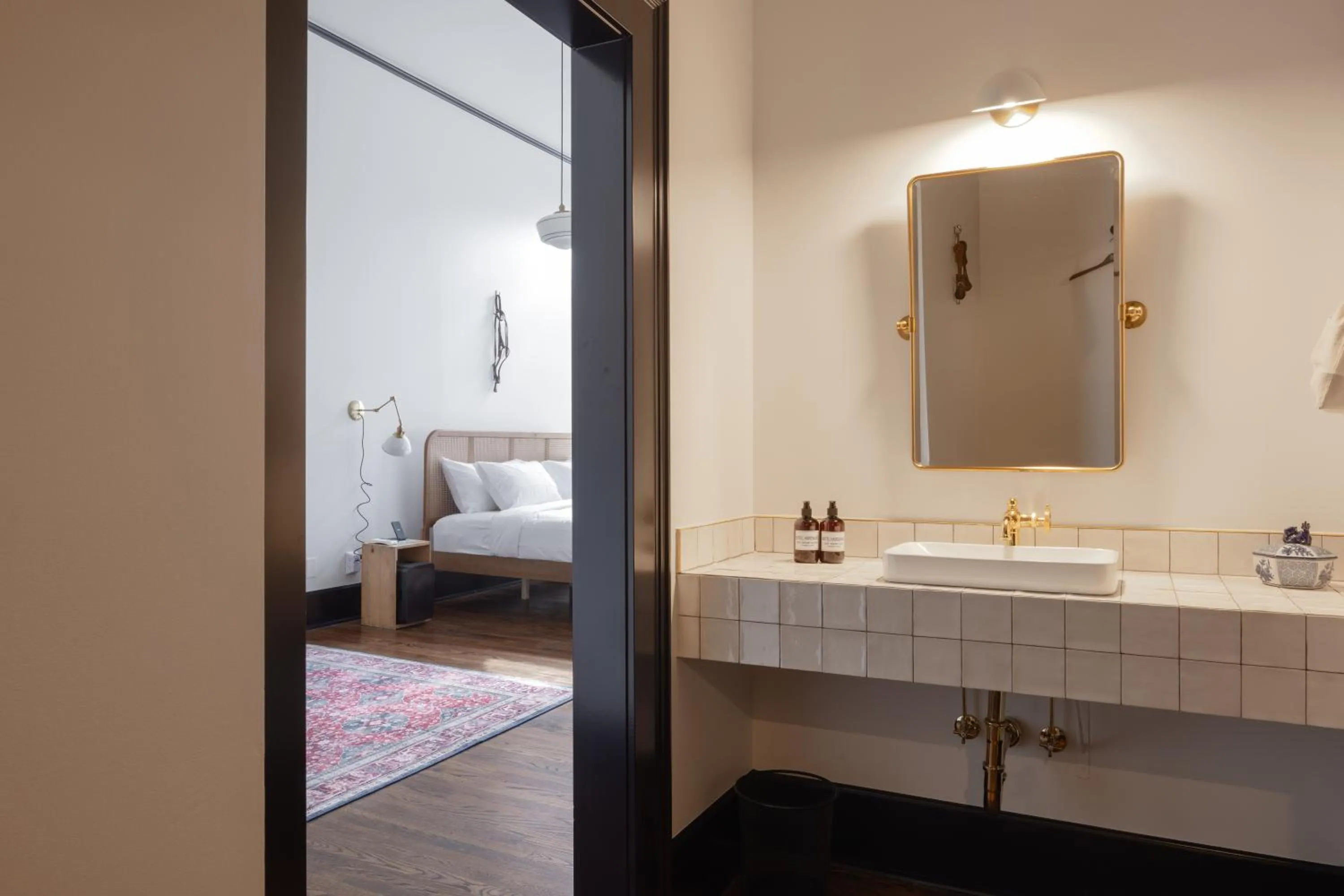 Bathroom, Bed in Hotel Hardware