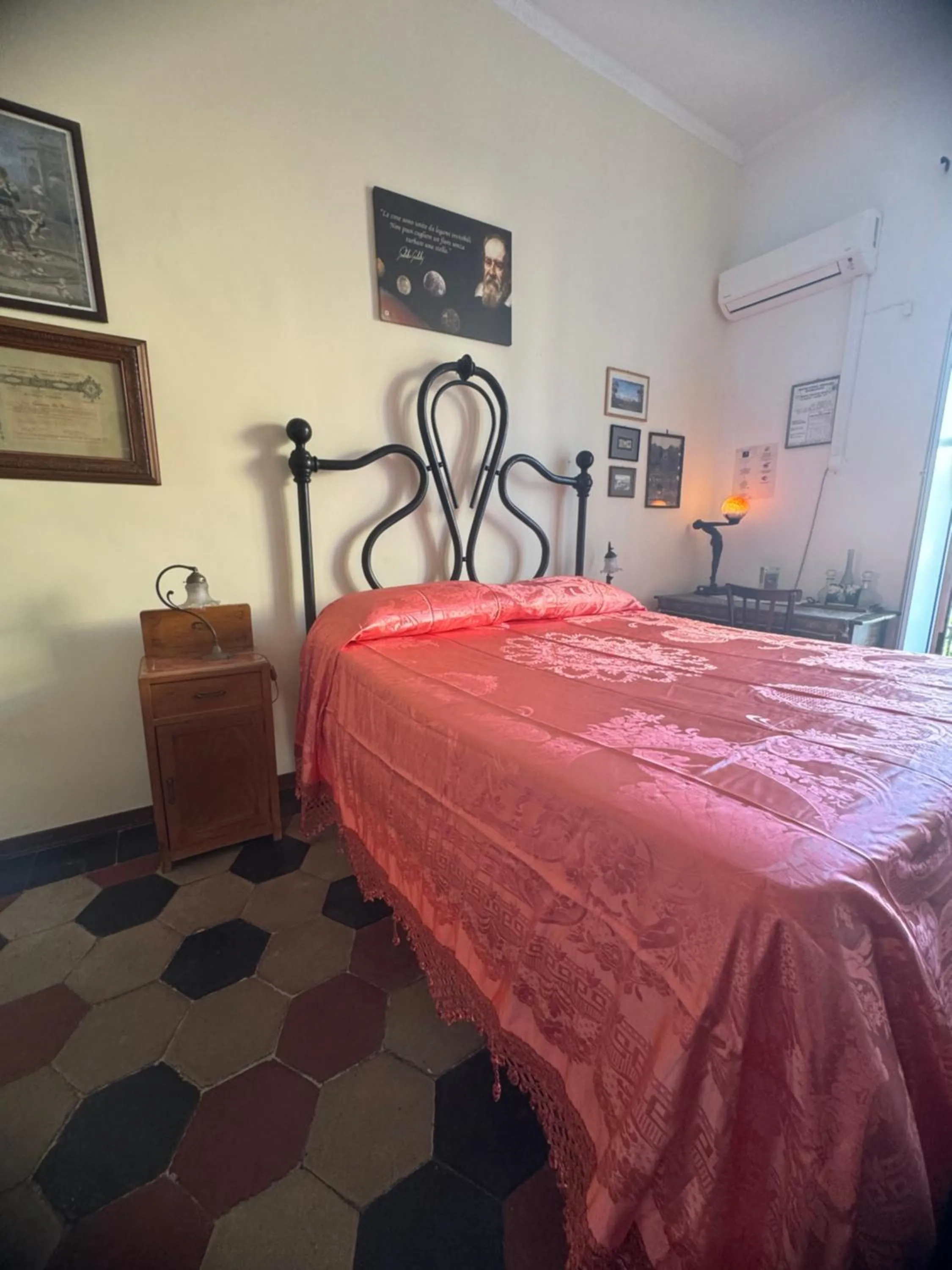 Bed in B&B Galileo Galilei