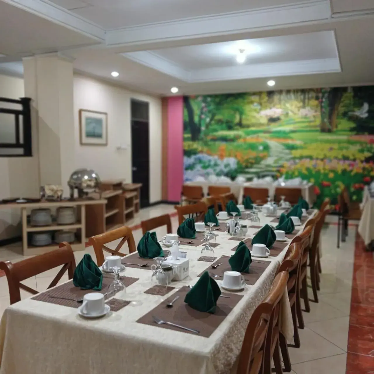 Restaurant/places to eat in Nikita Hotel Restaurant/places to eat in Nikita Hotel