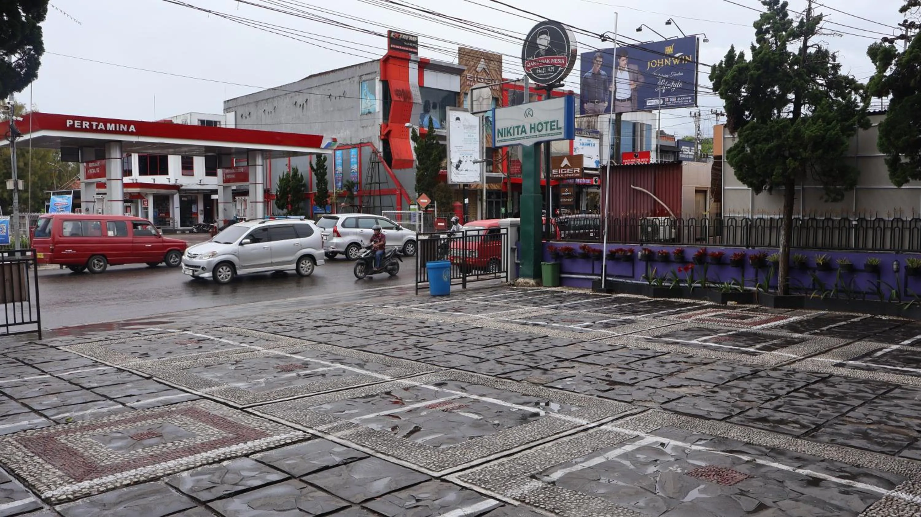 Neighbourhood in Nikita Hotel