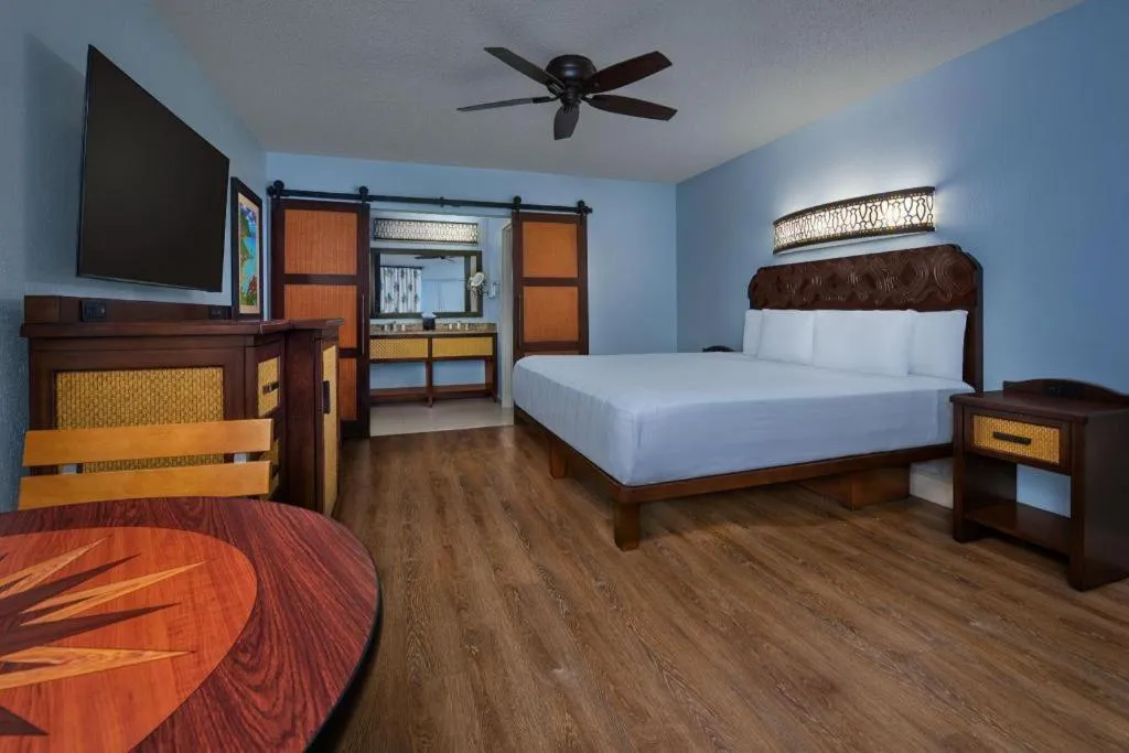 Bed in Disney's Caribbean Beach Resort