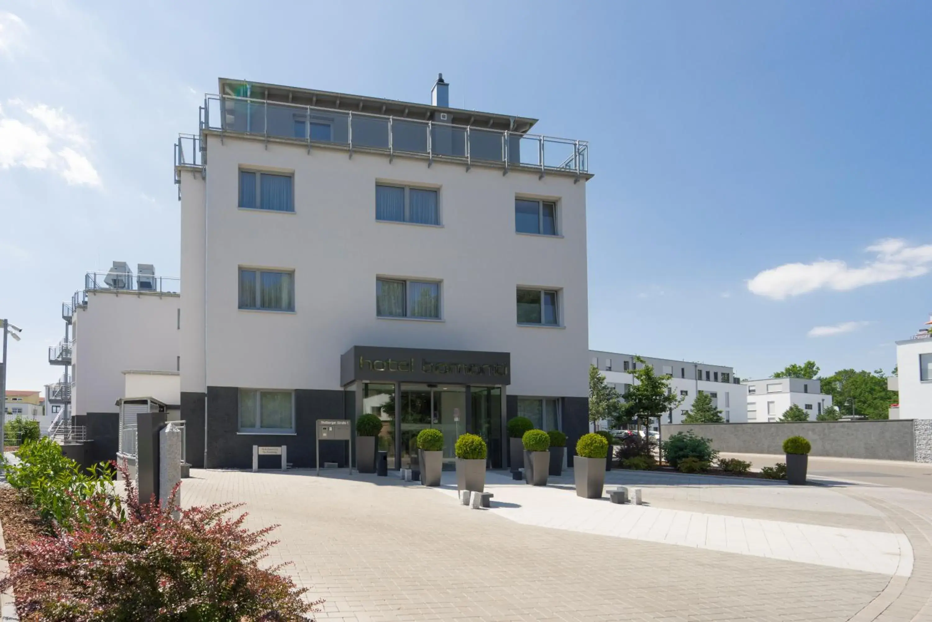 Facade/entrance in hotel bomonti Nürnberg West Facade/entrance in hotel bomonti Nürnberg West
