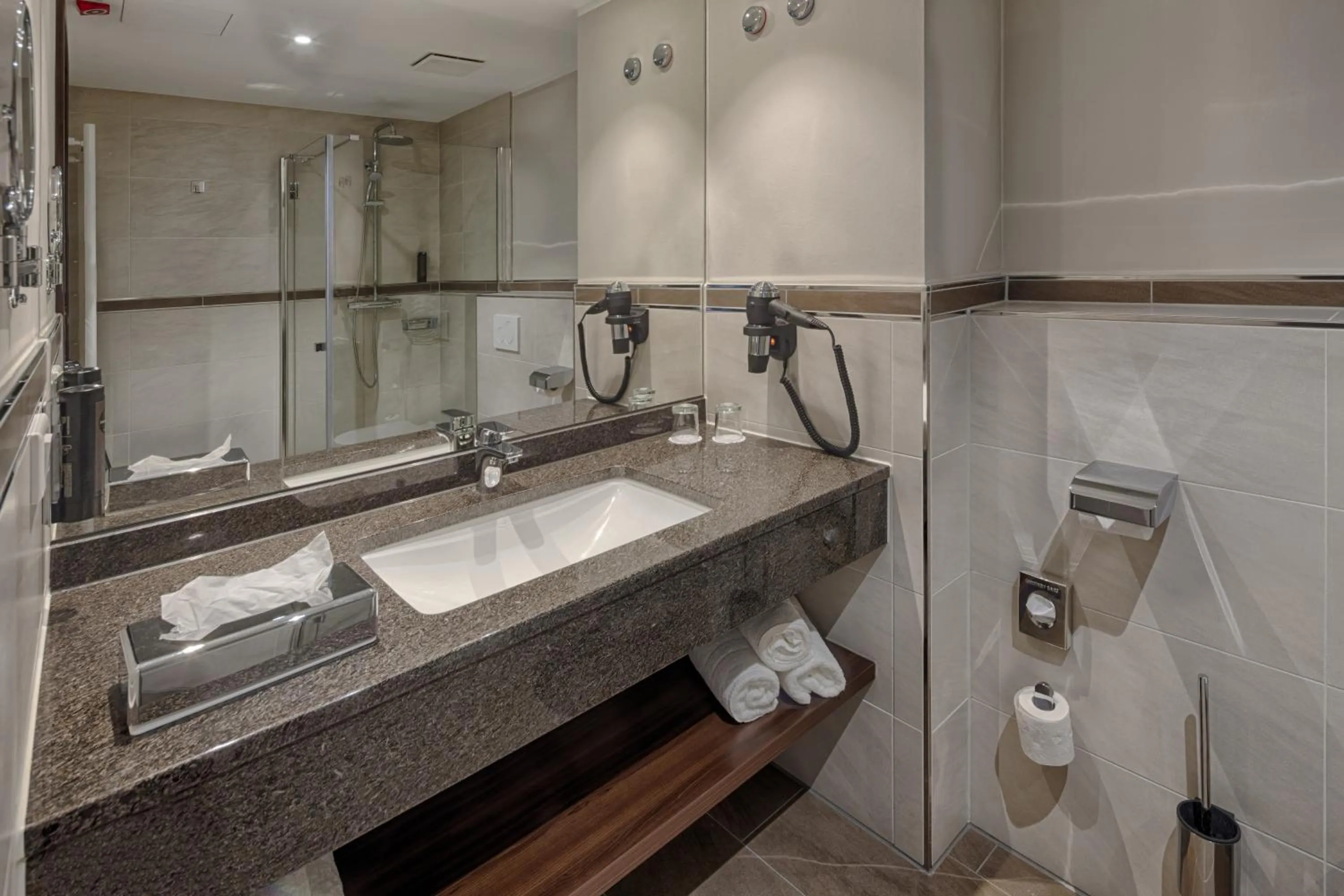 Bathroom in hotel bomonti Nürnberg West