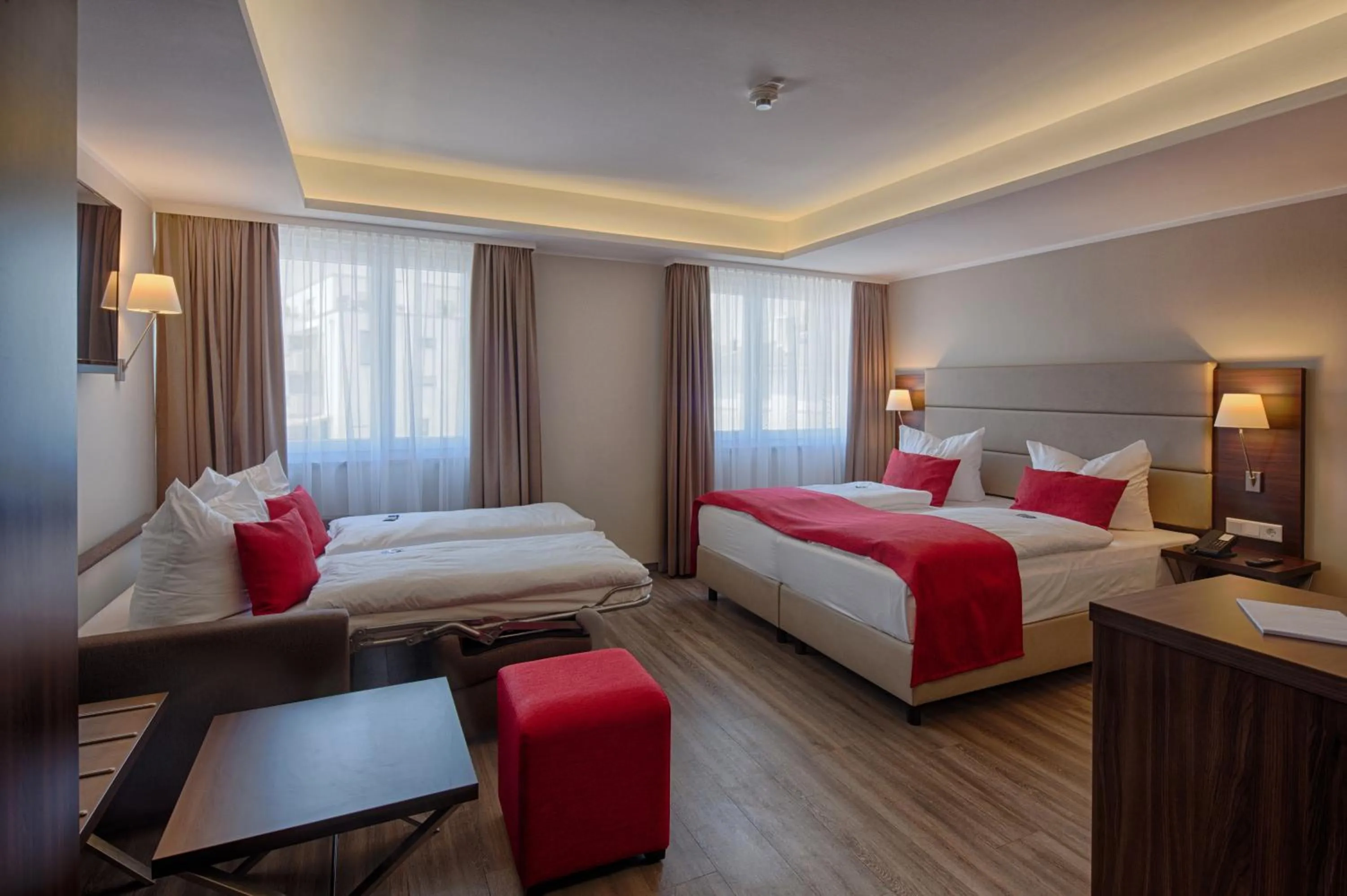 Photo of the whole room, Bed in hotel bomonti Nürnberg West