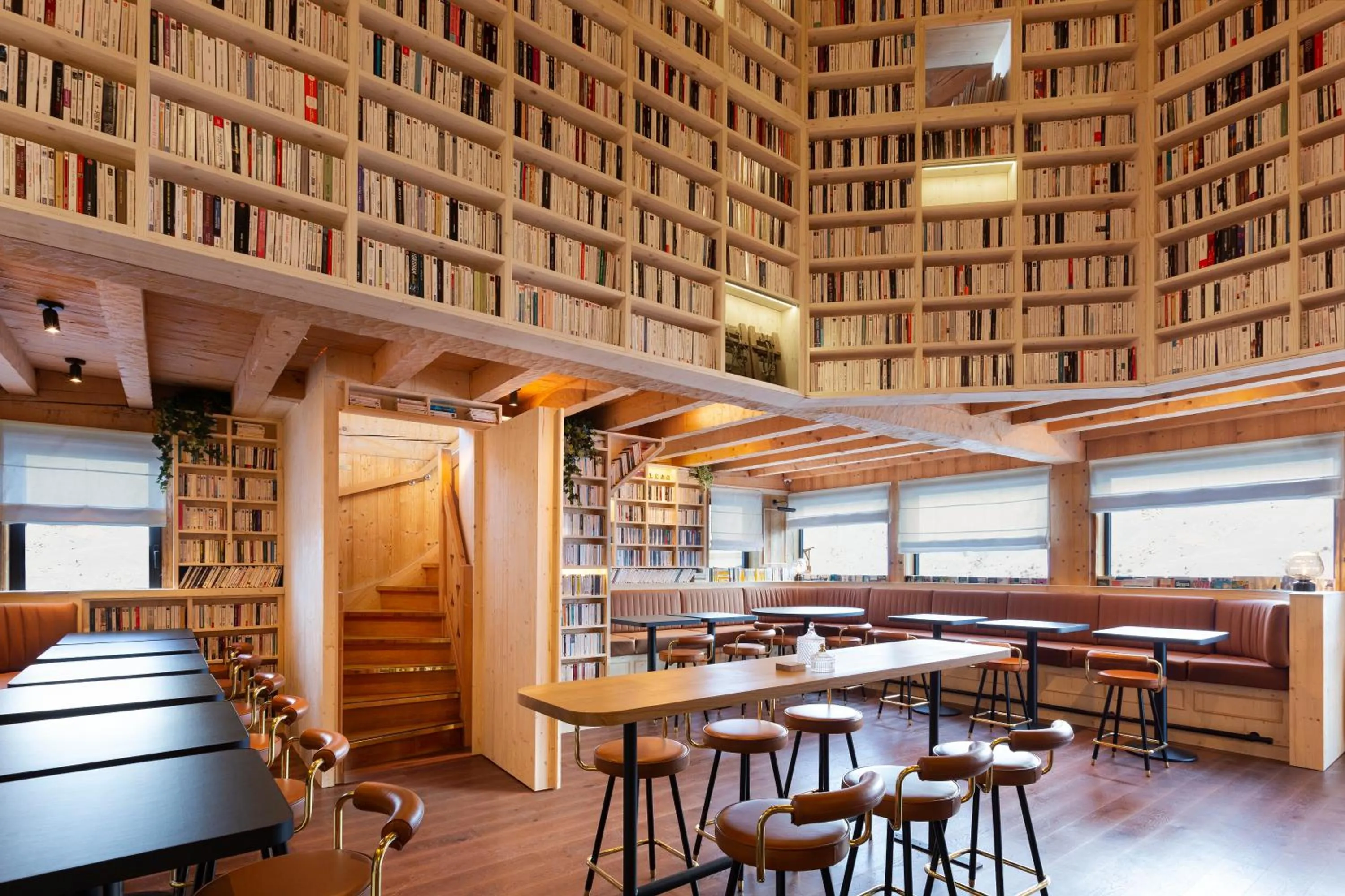 Library in Ours Blanc Hotel & Spa