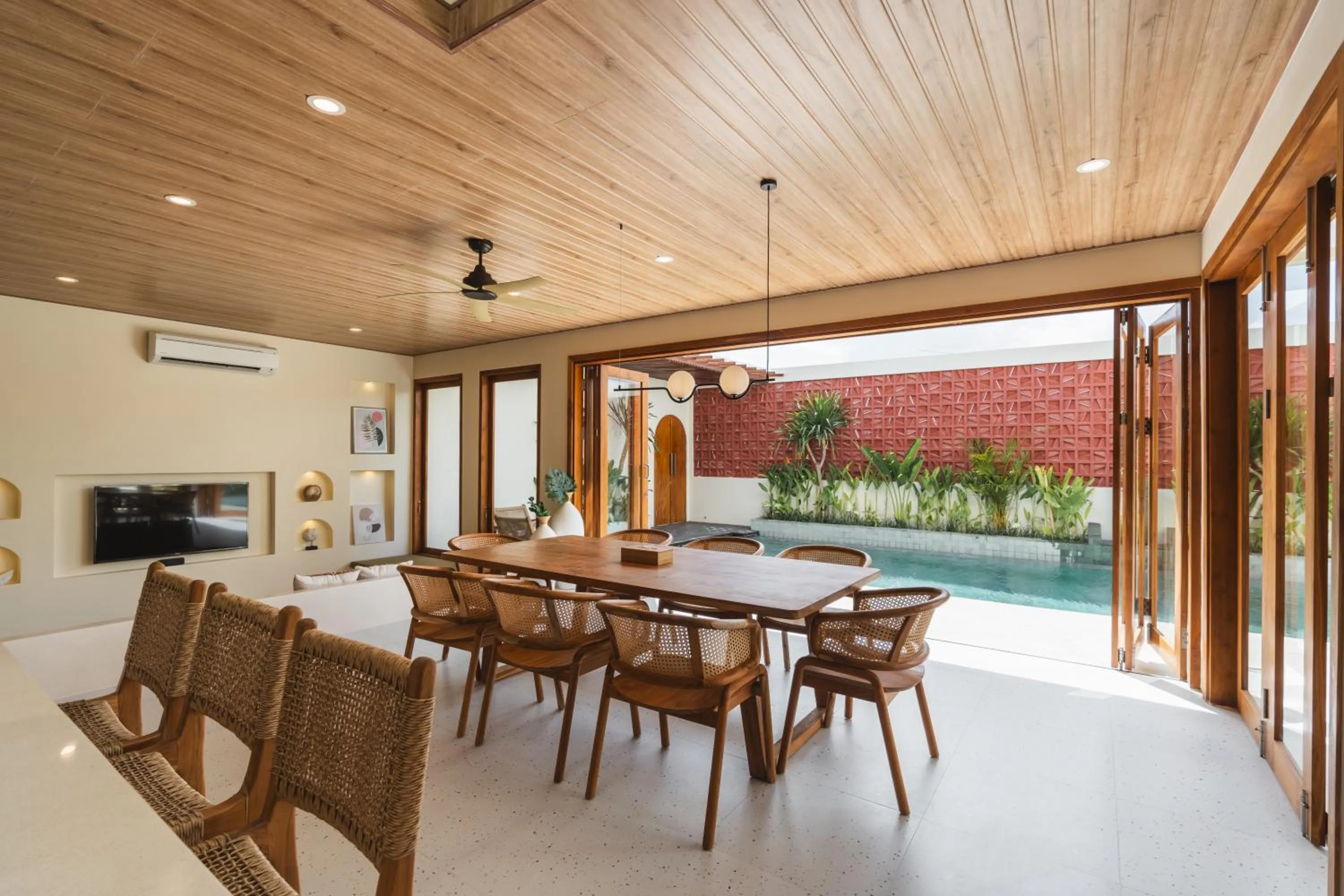 Dining area in Copper Estate 1 by Alfred in Bali