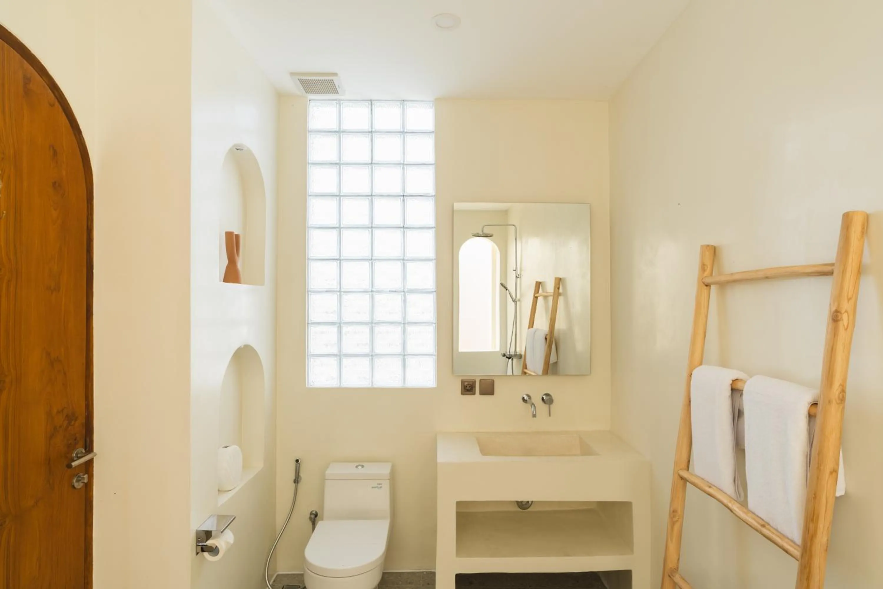 Toilet in Copper Estate 1 by Alfred in Bali